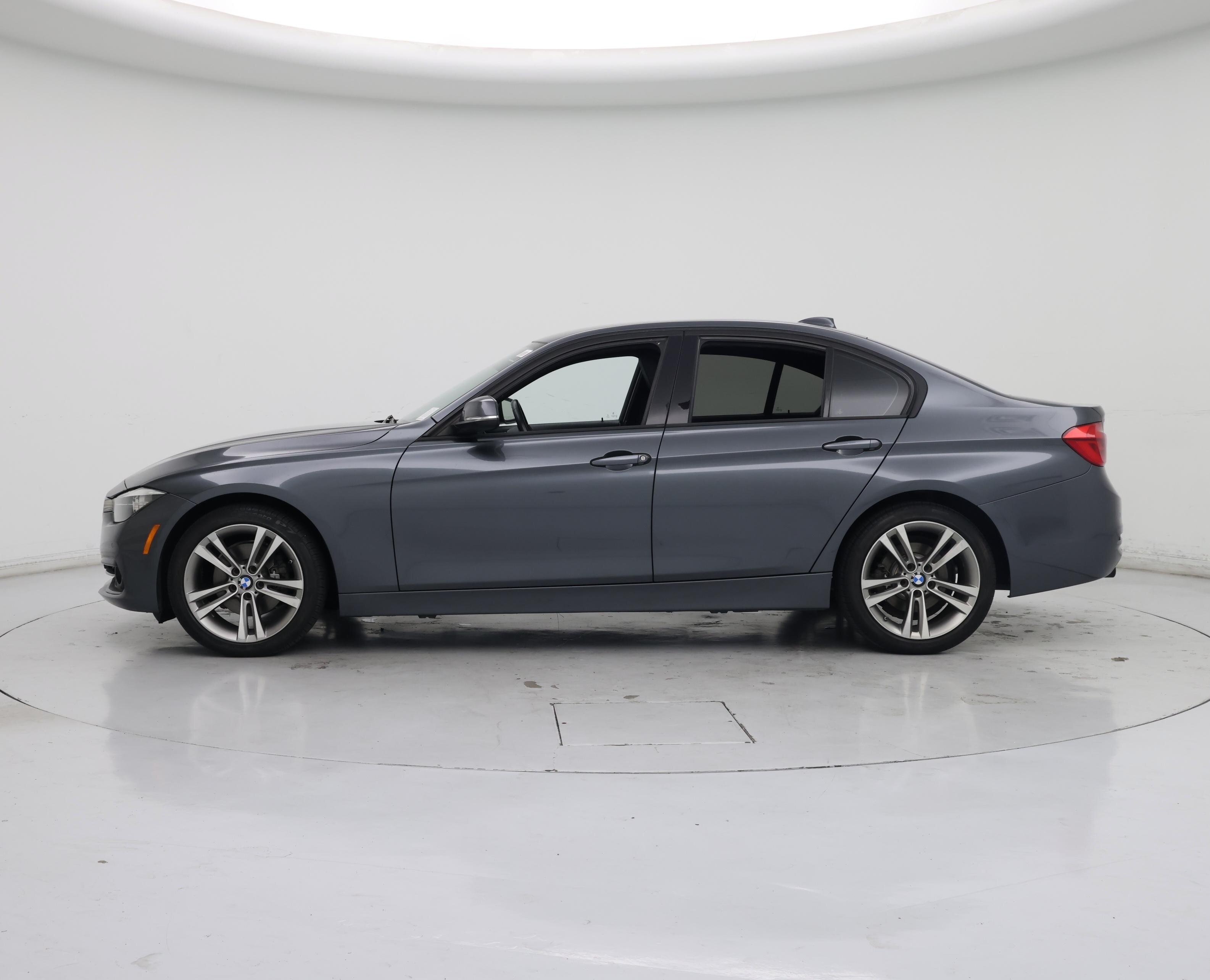 Thumbnail: 2016 BMW 3 Series - 3