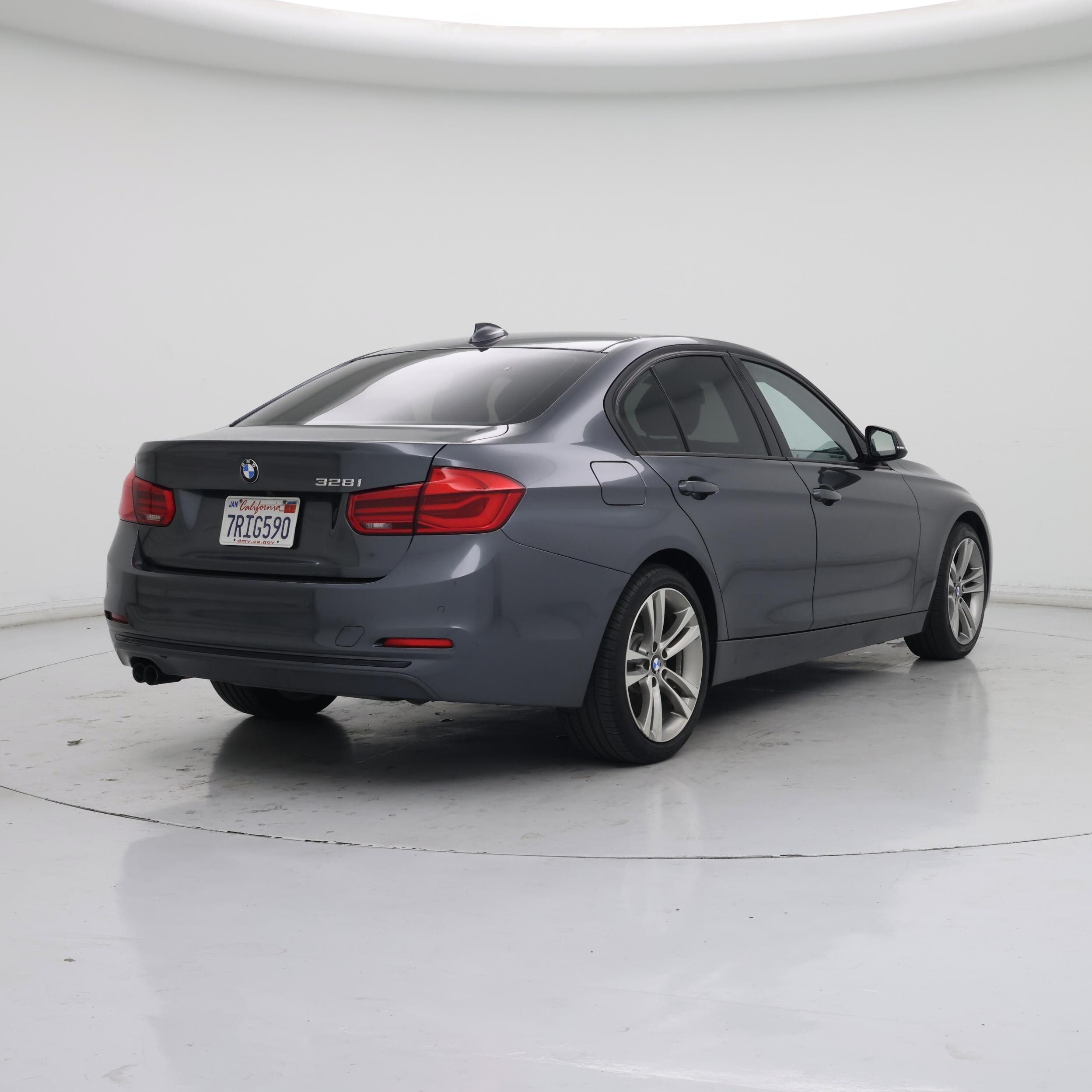 Thumbnail: 2016 BMW 3 Series - 8