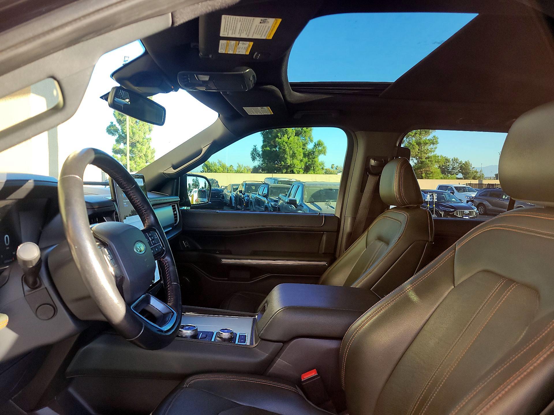 Thumbnail: 2022 Ford Expedition - 17