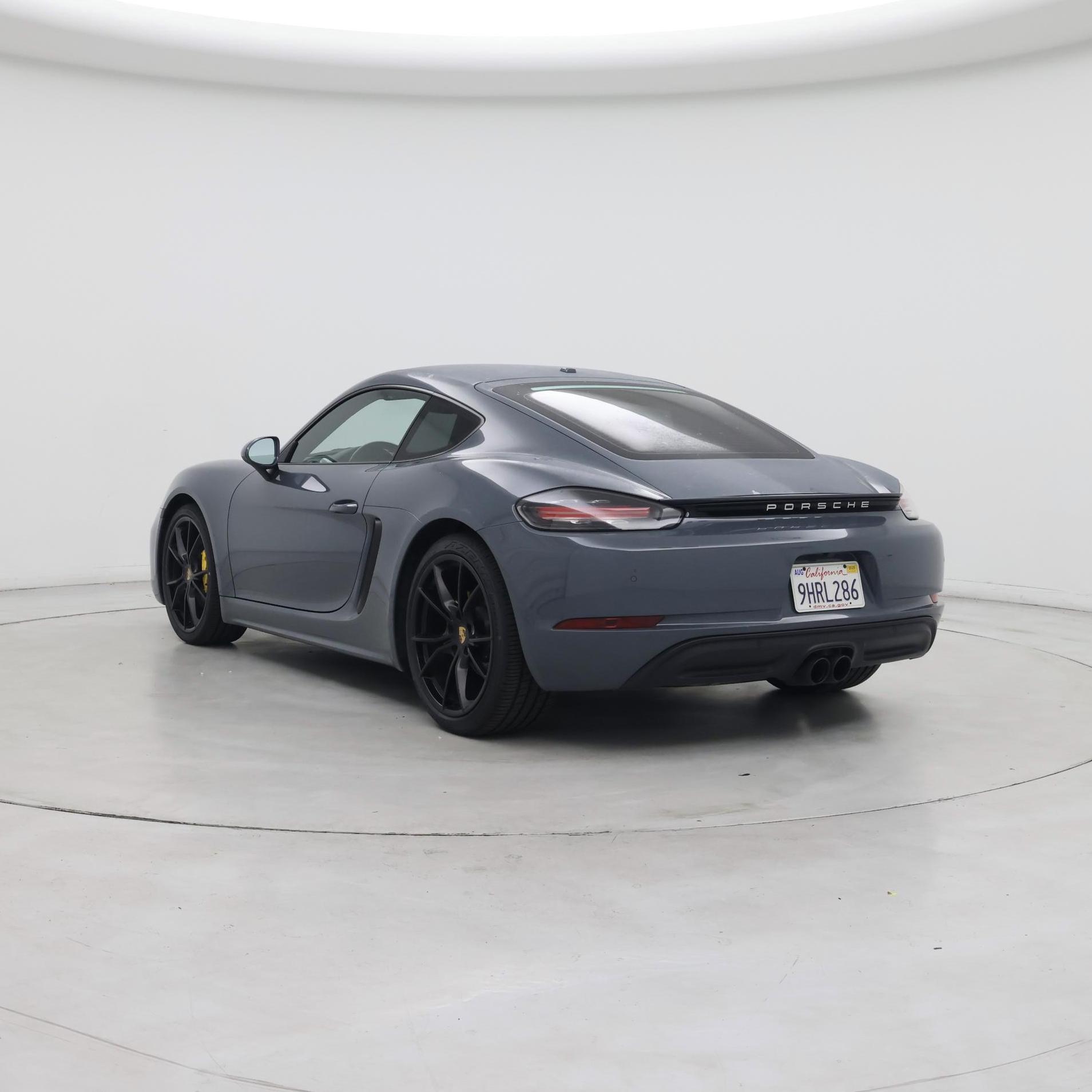 Thumbnail: 2018 Porsche 718 Cayman - 2