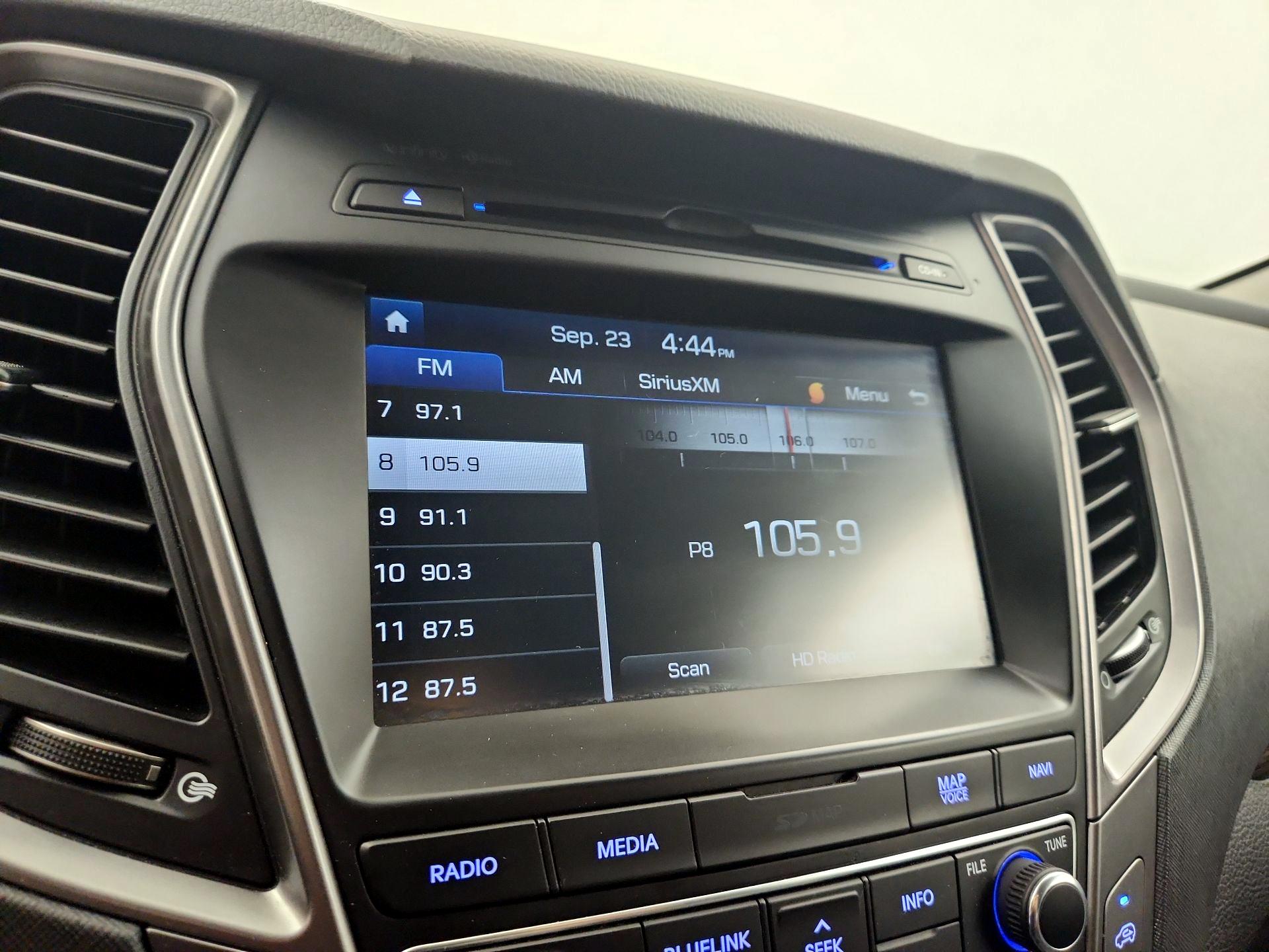 Thumbnail: 2017 Hyundai Santa Fe - 15