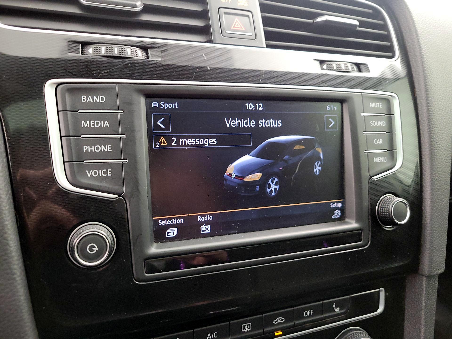 Thumbnail: 2016 Volkswagen Golf - 15