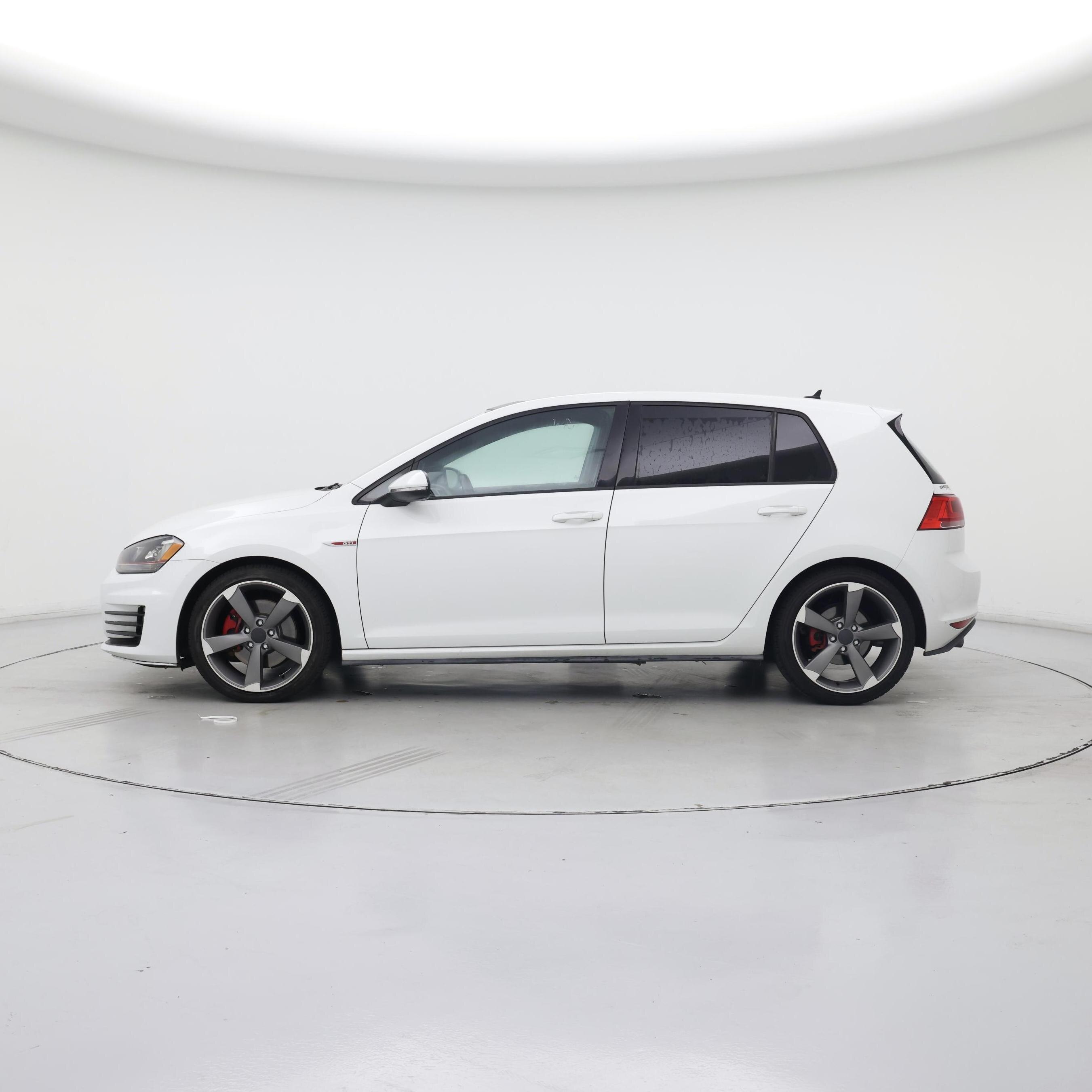 Thumbnail: 2016 Volkswagen Golf - 3