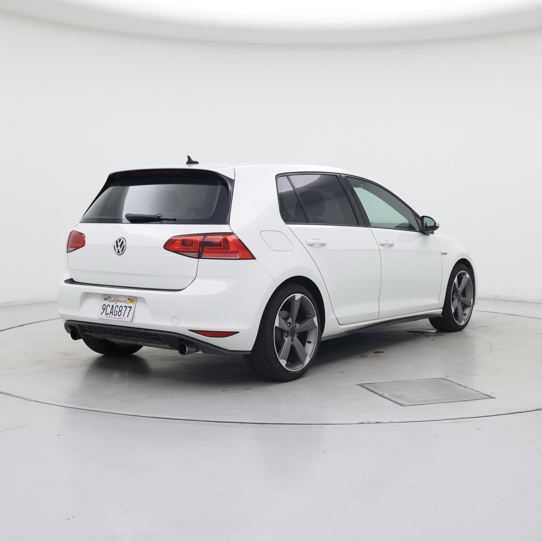 Thumbnail: 2016 Volkswagen Golf - 8