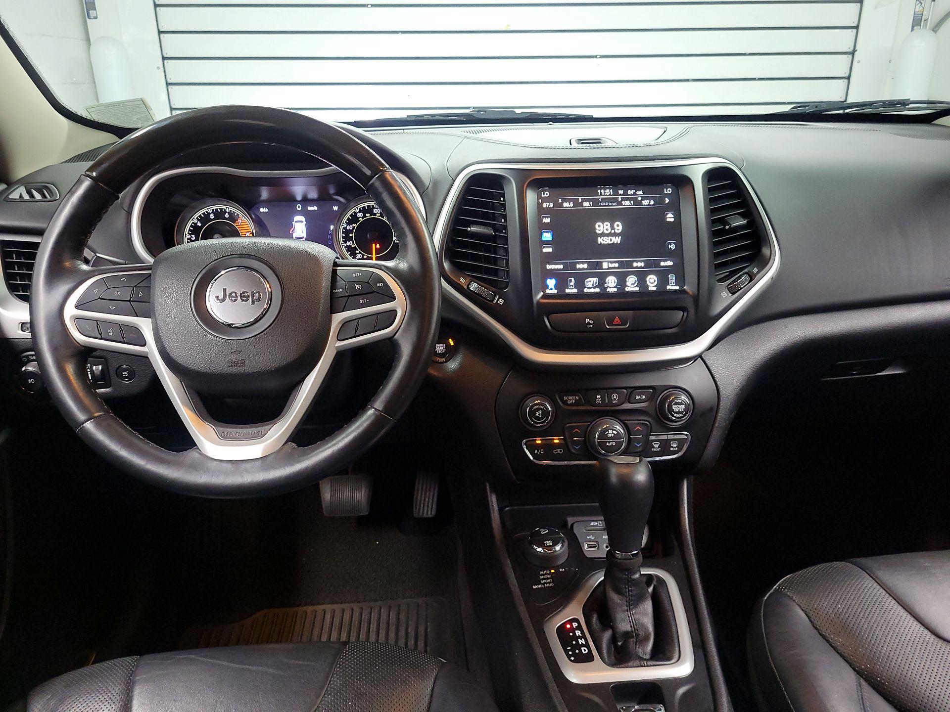Thumbnail: 2018 Jeep Cherokee - 9