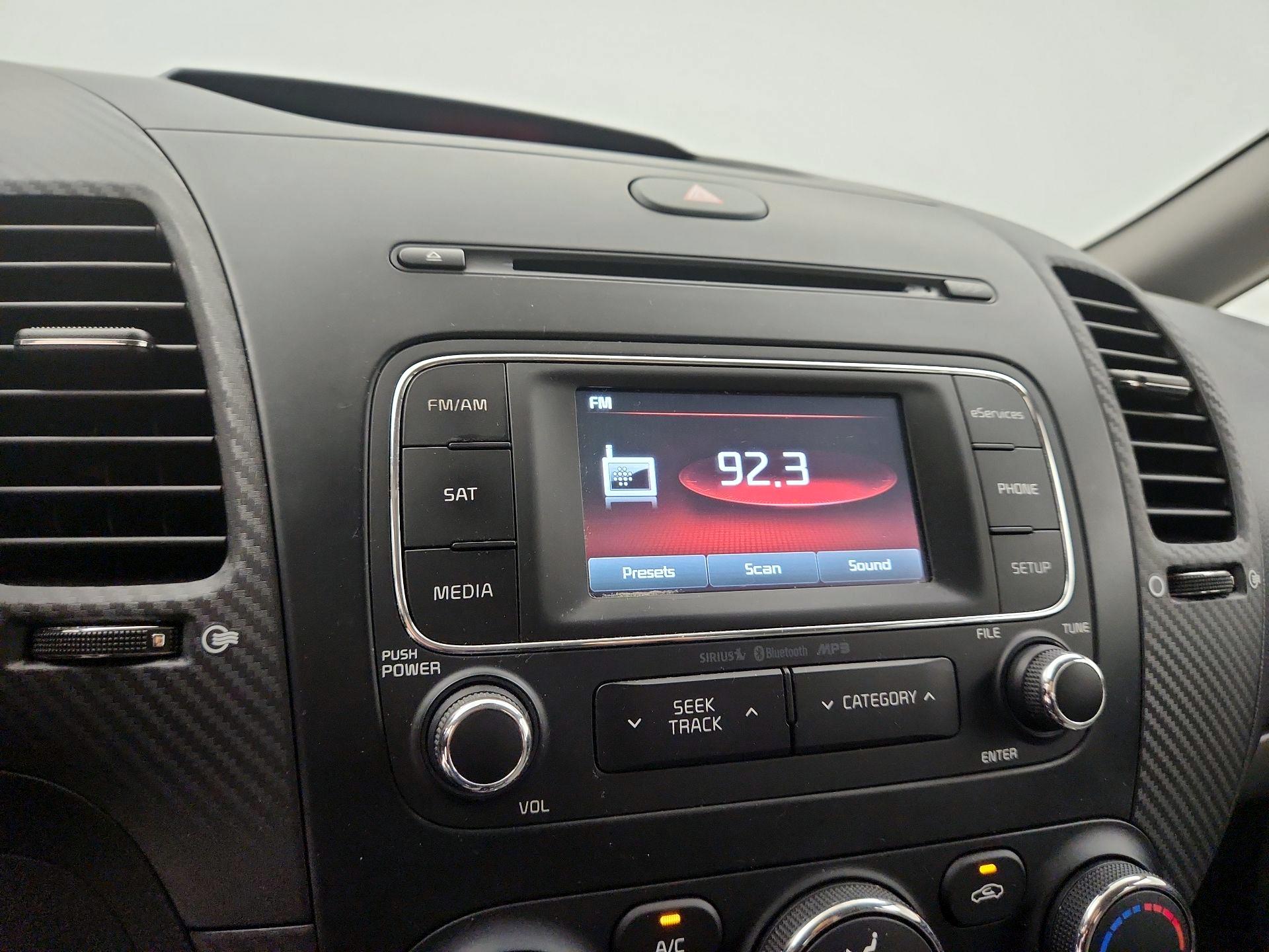 Thumbnail: 2014 Kia Forte - 15