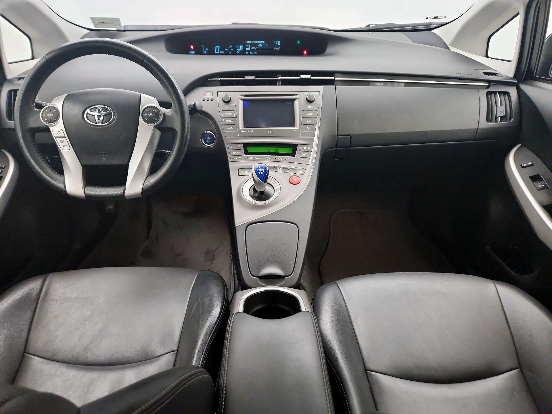 Thumbnail: 2015 Toyota Prius - 9