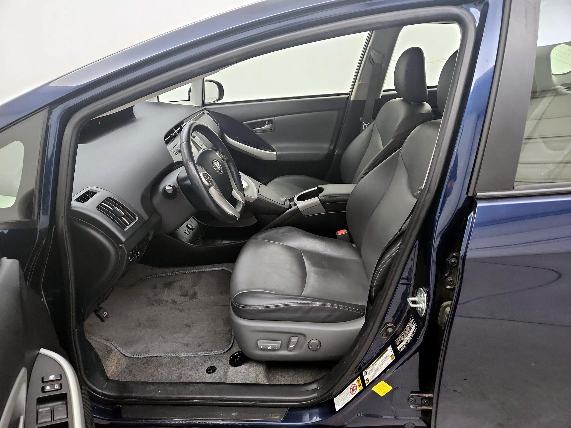 Thumbnail: 2015 Toyota Prius - 11