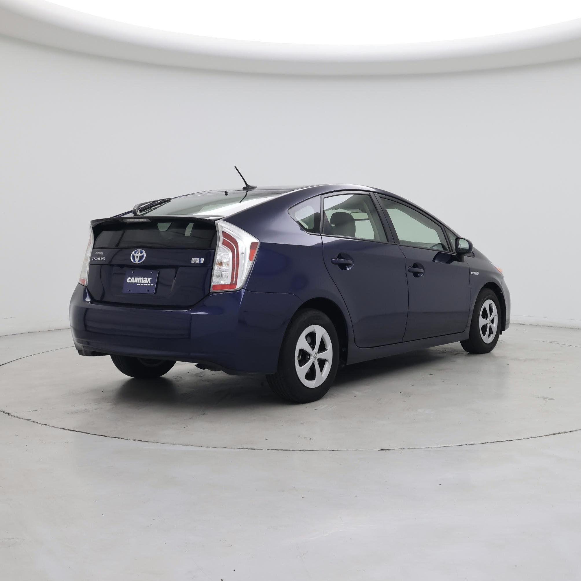 Thumbnail: 2015 Toyota Prius - 8
