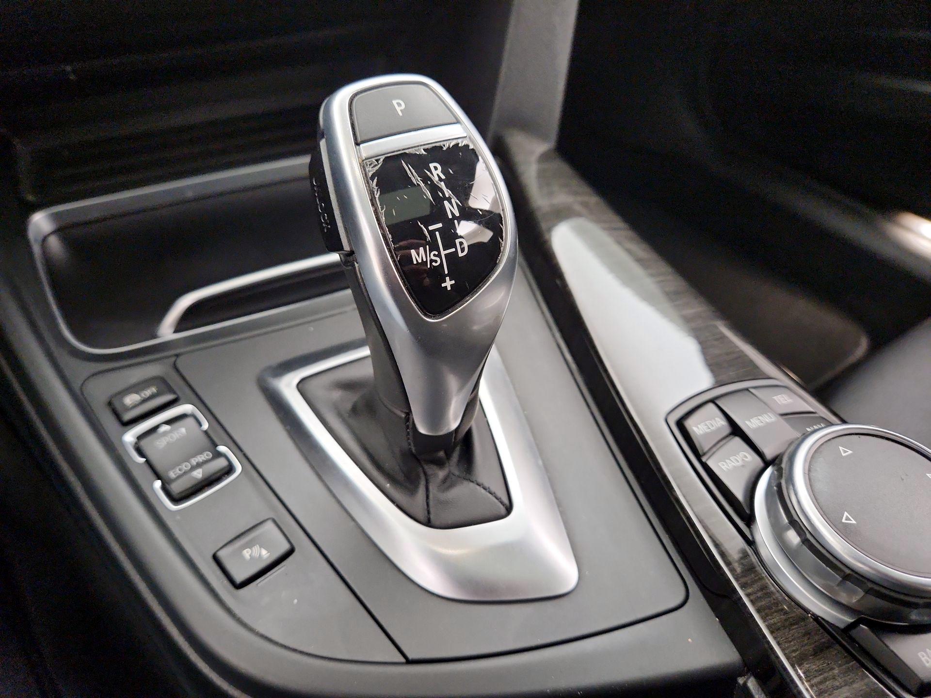 Thumbnail: 2016 BMW 3 Series - 18