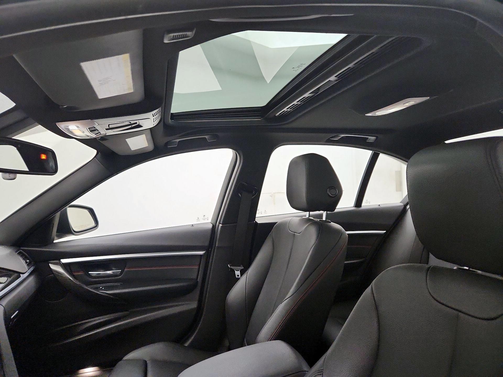 Thumbnail: 2016 BMW 3 Series - 20