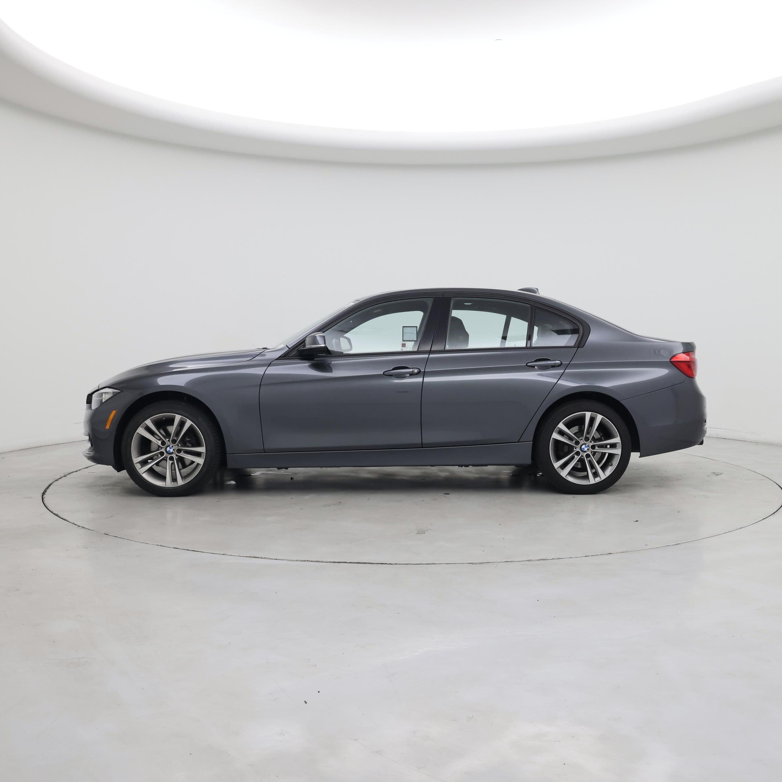 Thumbnail: 2016 BMW 3 Series - 3