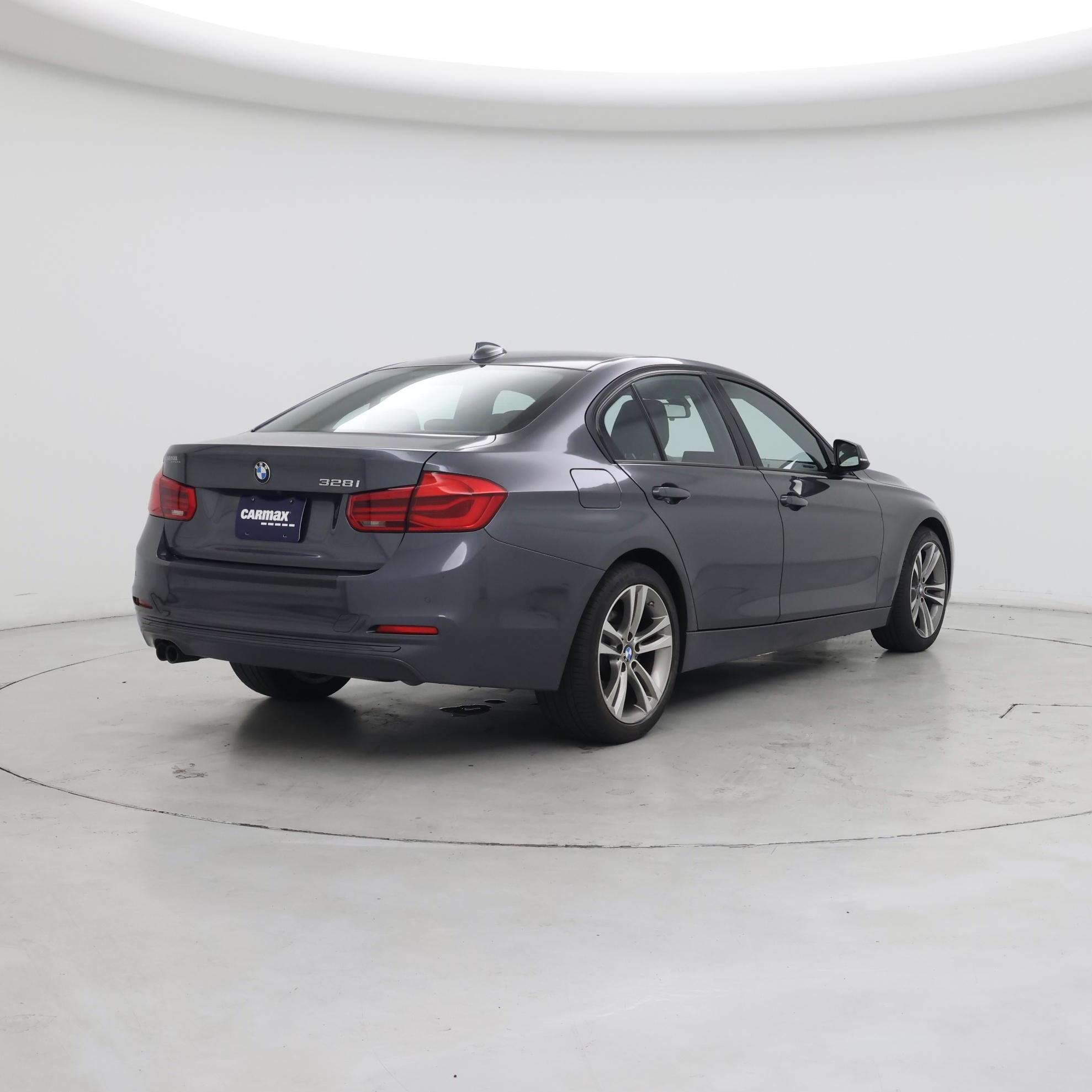 Thumbnail: 2016 BMW 3 Series - 8