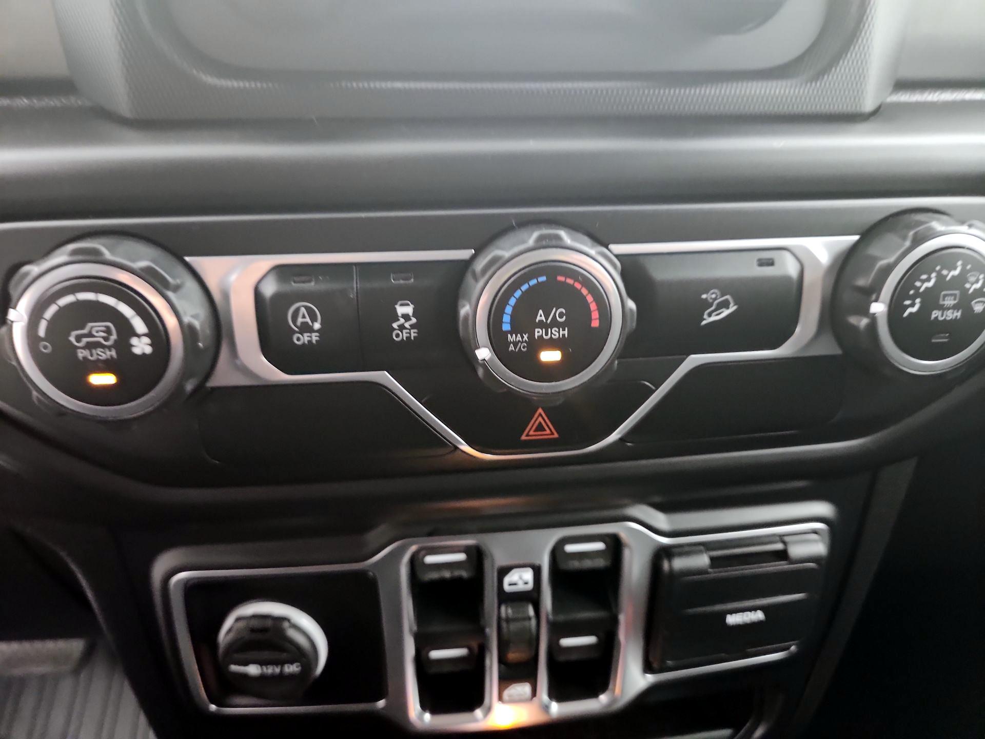 Thumbnail: 2020 Jeep Wrangler - 16
