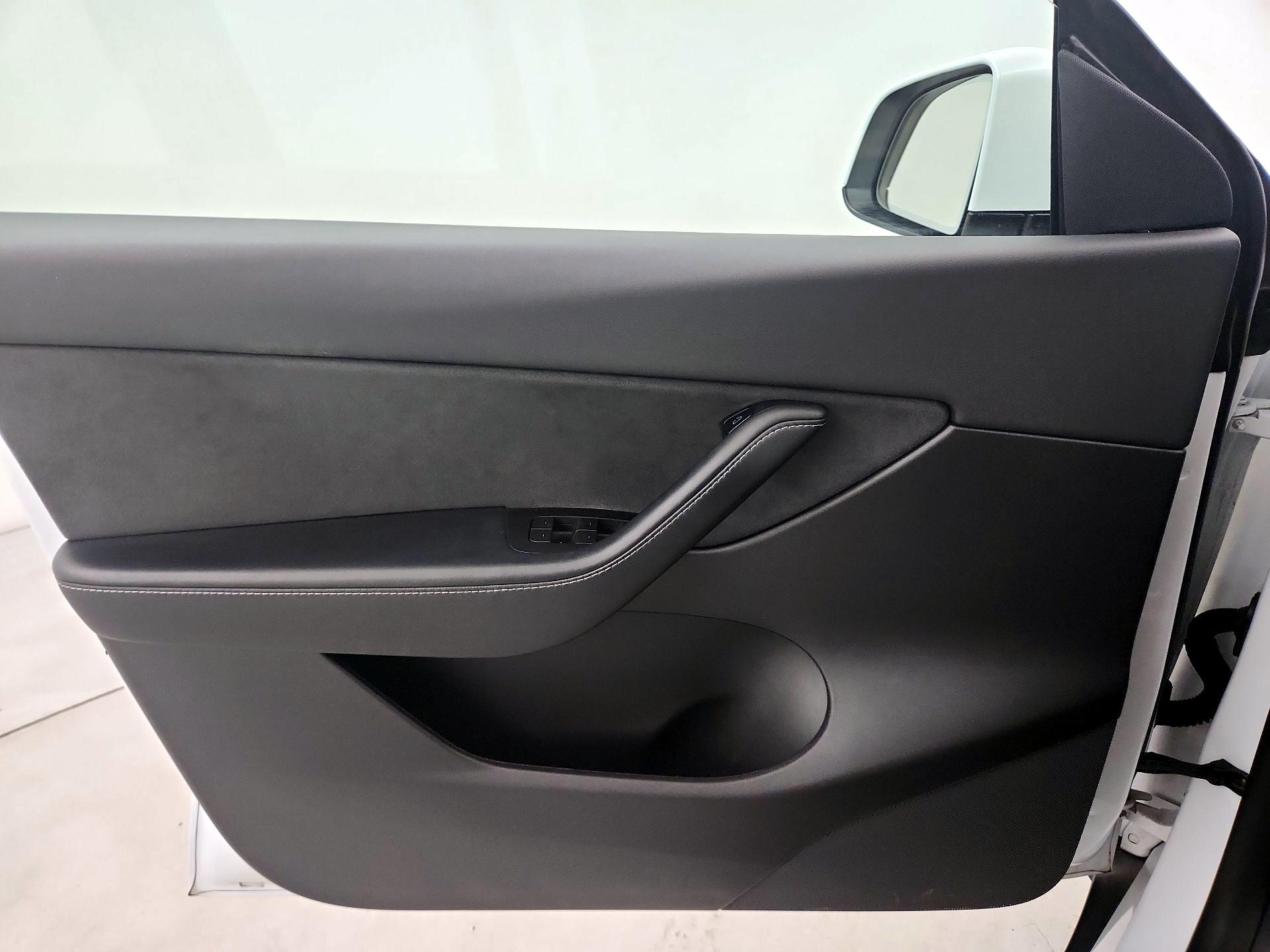 Thumbnail: 2021 Tesla Model Y - 12