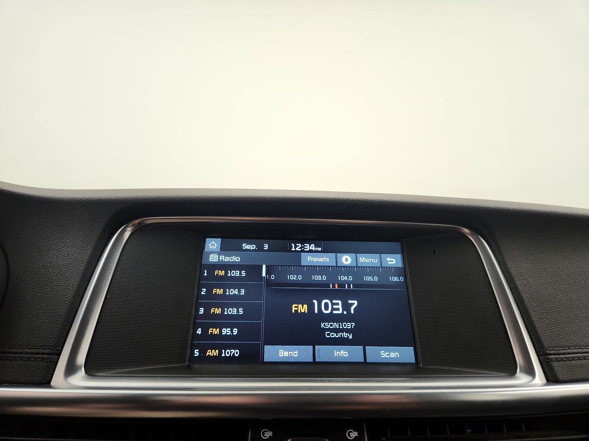 Thumbnail: 2017 Kia Optima - 15