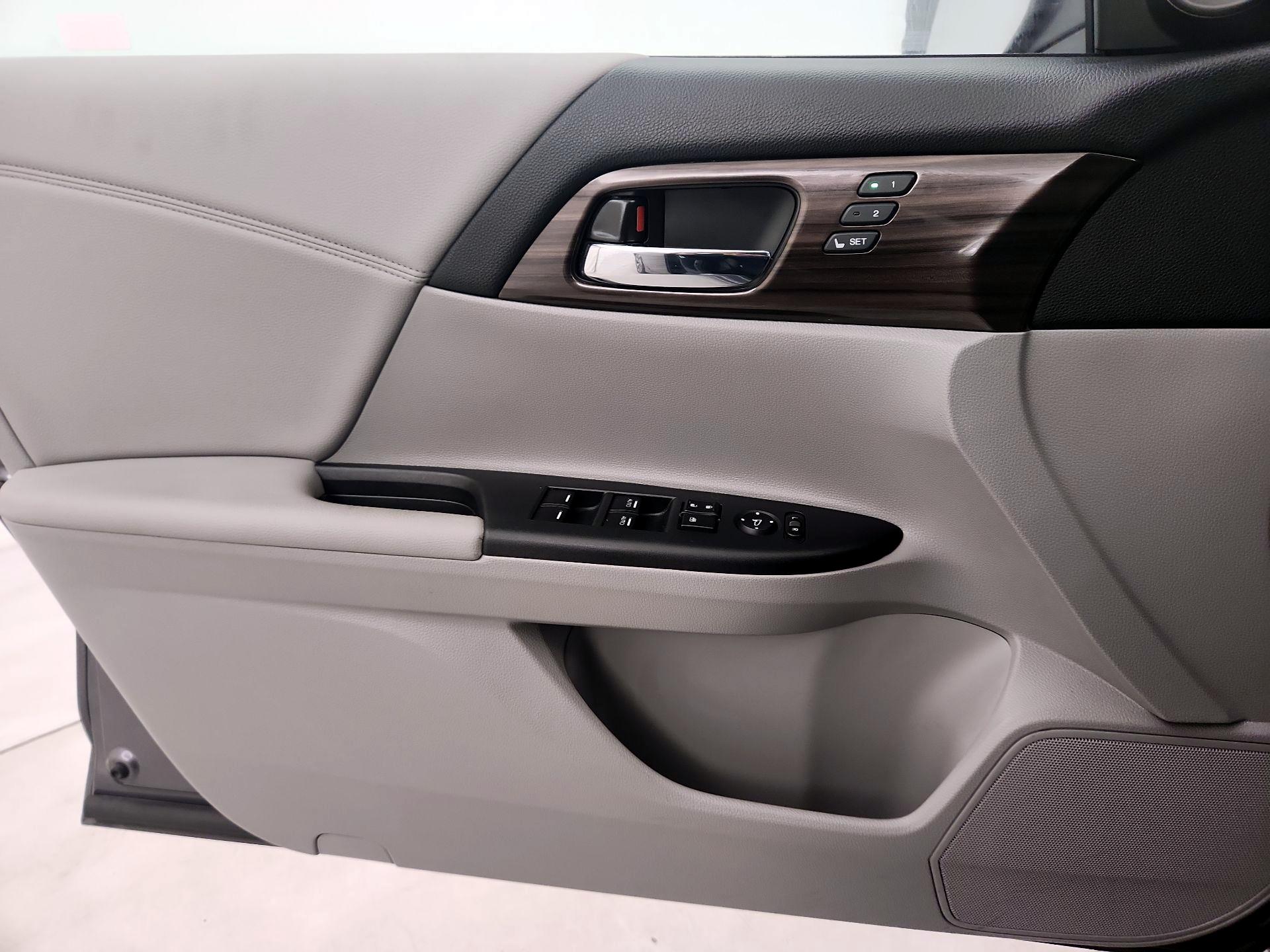 Thumbnail: 2016 Honda Accord - 12