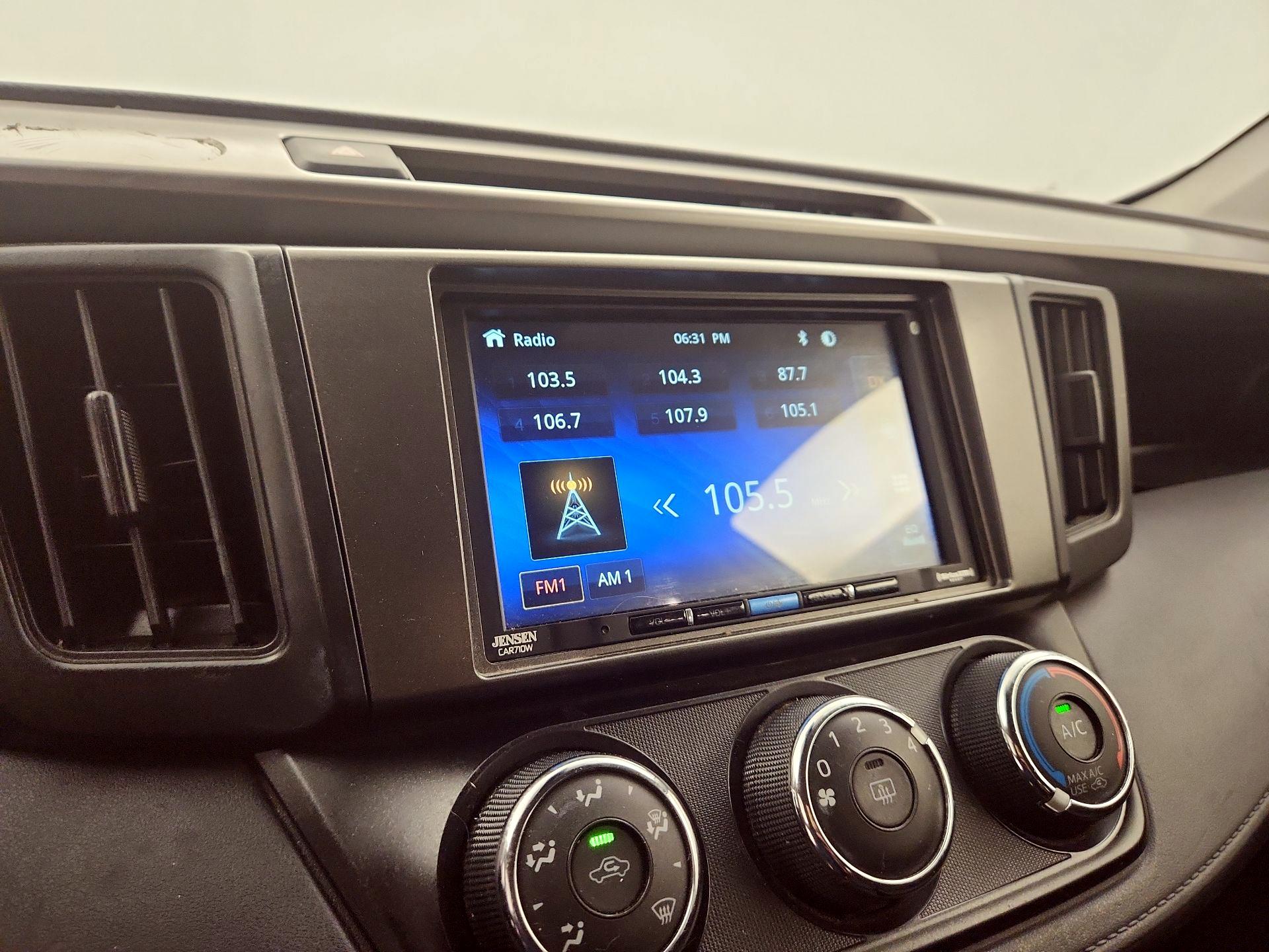 Thumbnail: 2018 Toyota RAV4 - 15