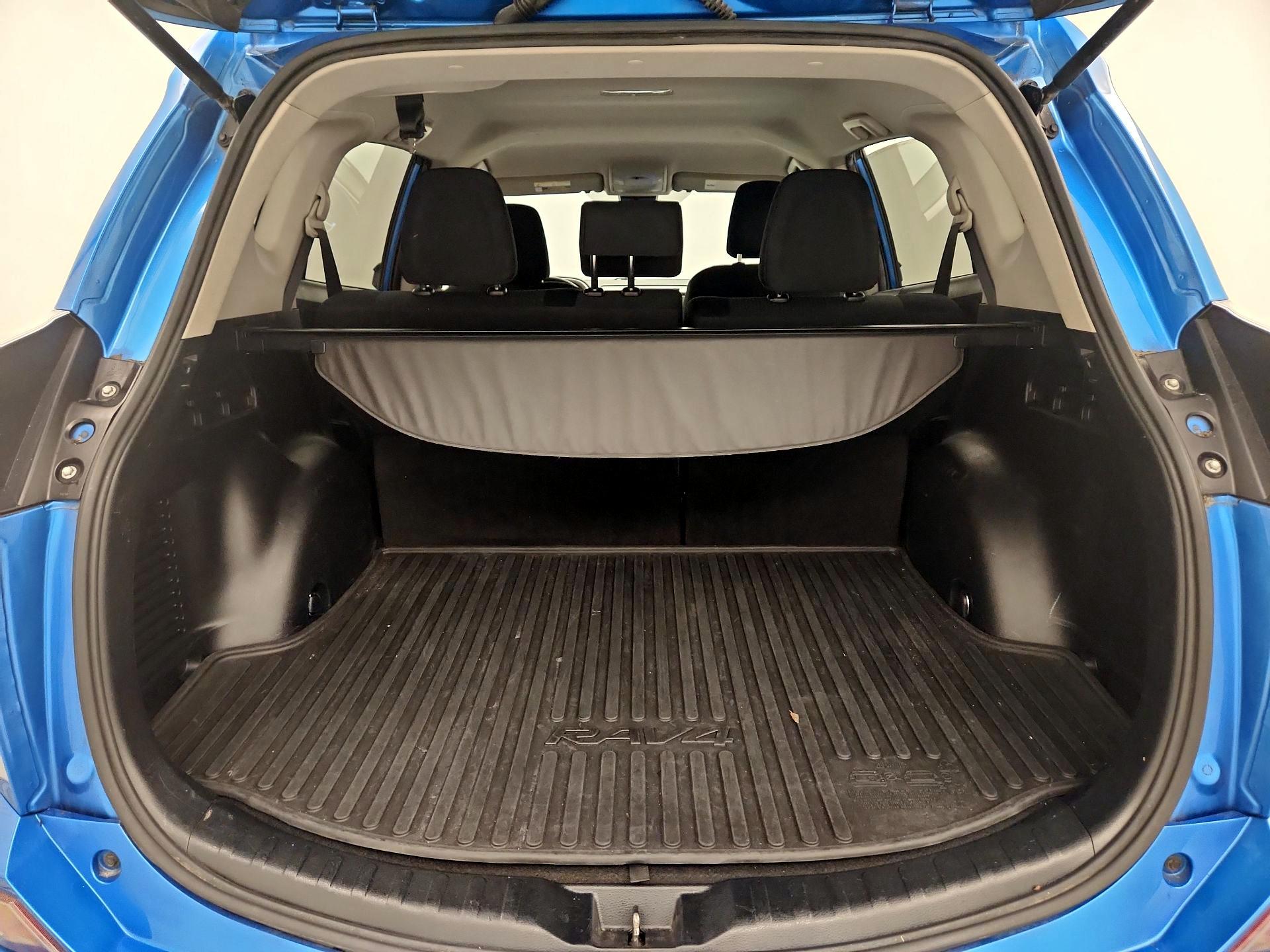 Thumbnail: 2018 Toyota RAV4 - 20