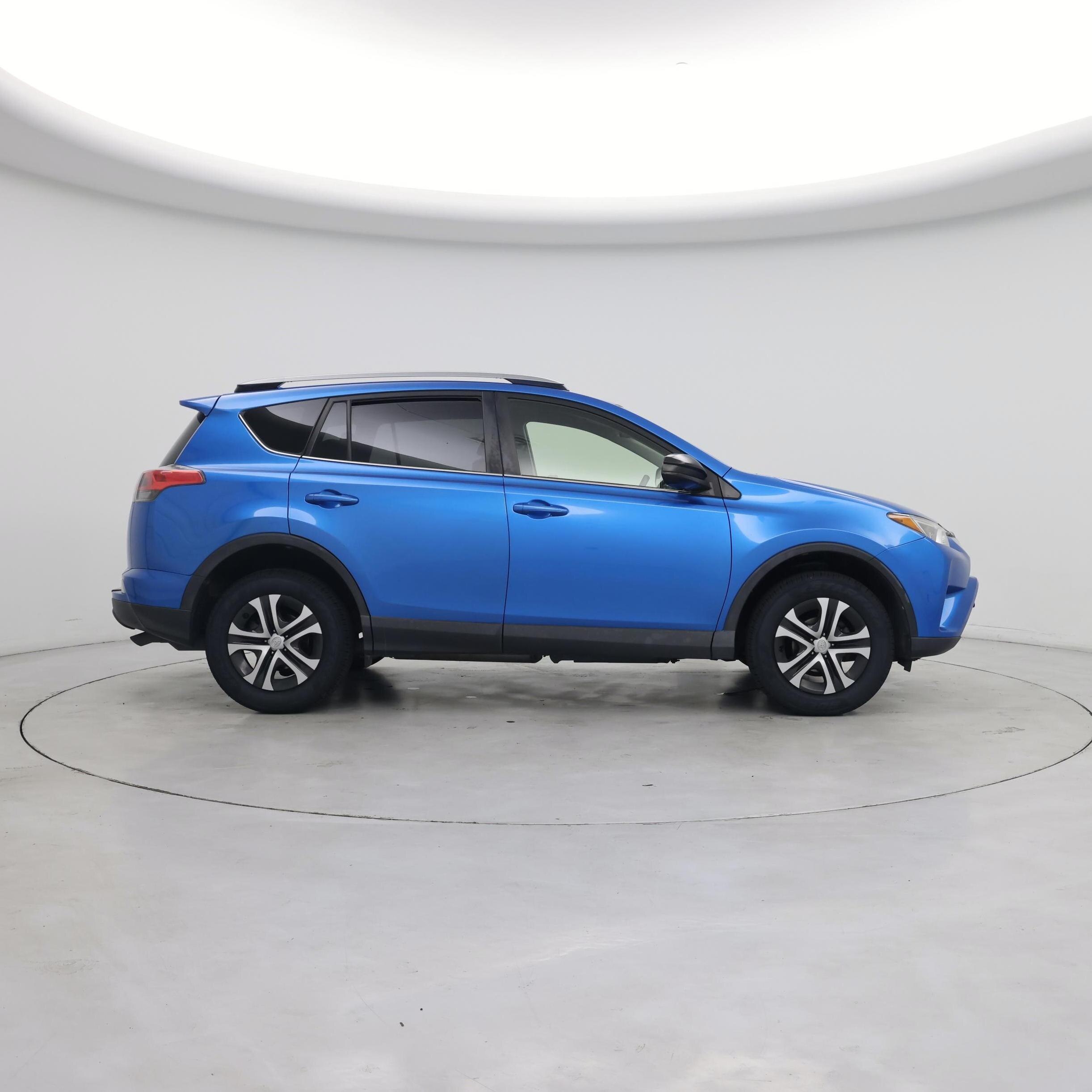 Thumbnail: 2018 Toyota RAV4 - 7
