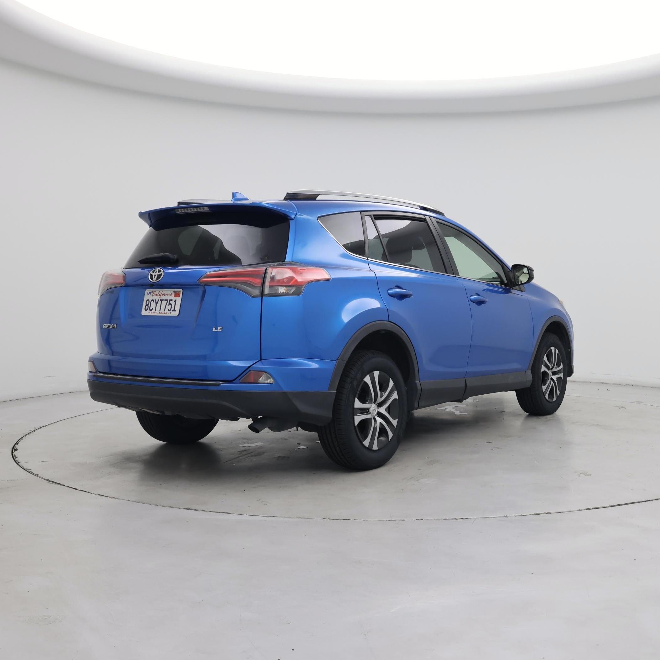 Thumbnail: 2018 Toyota RAV4 - 8