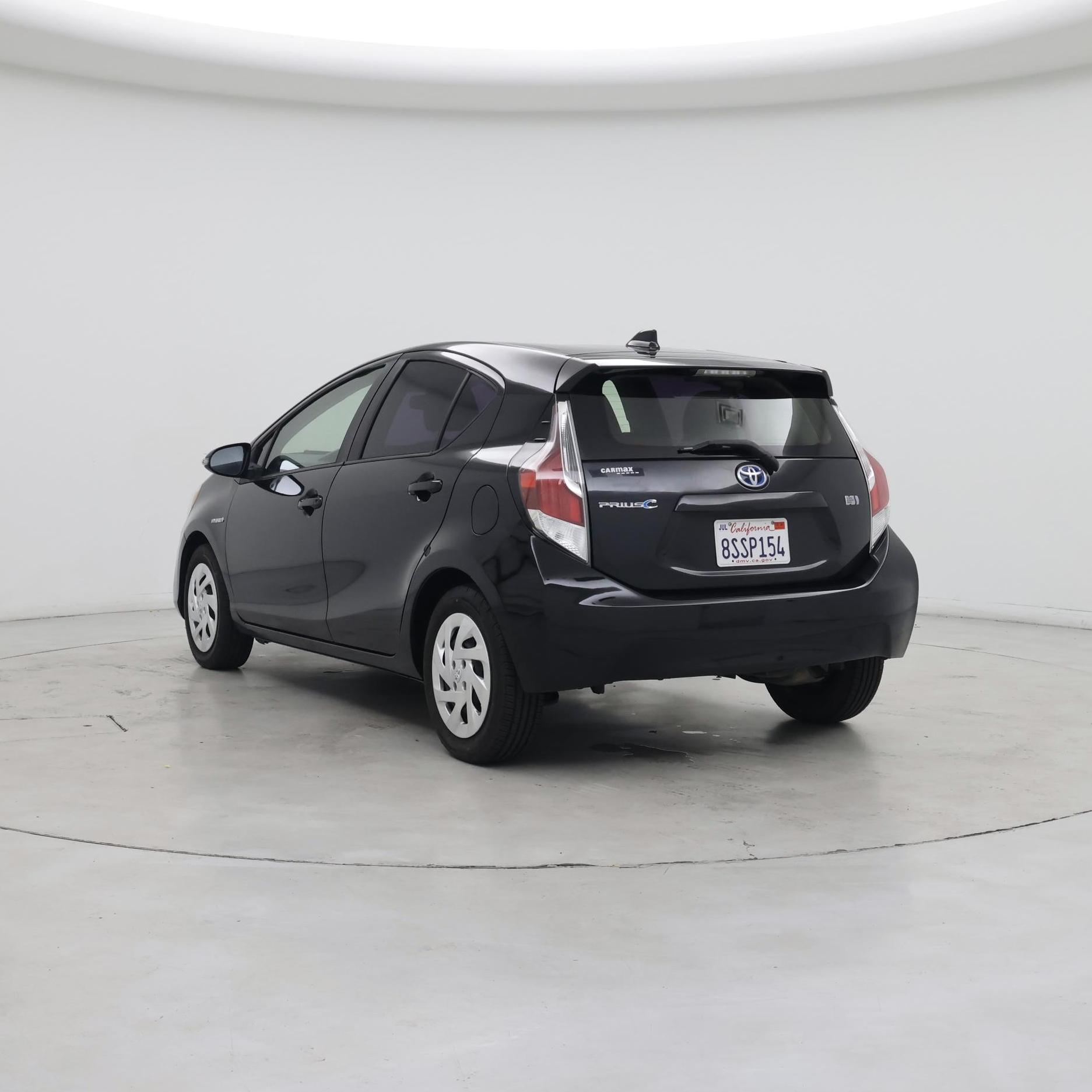 Thumbnail: 2016 Toyota Prius c - 2
