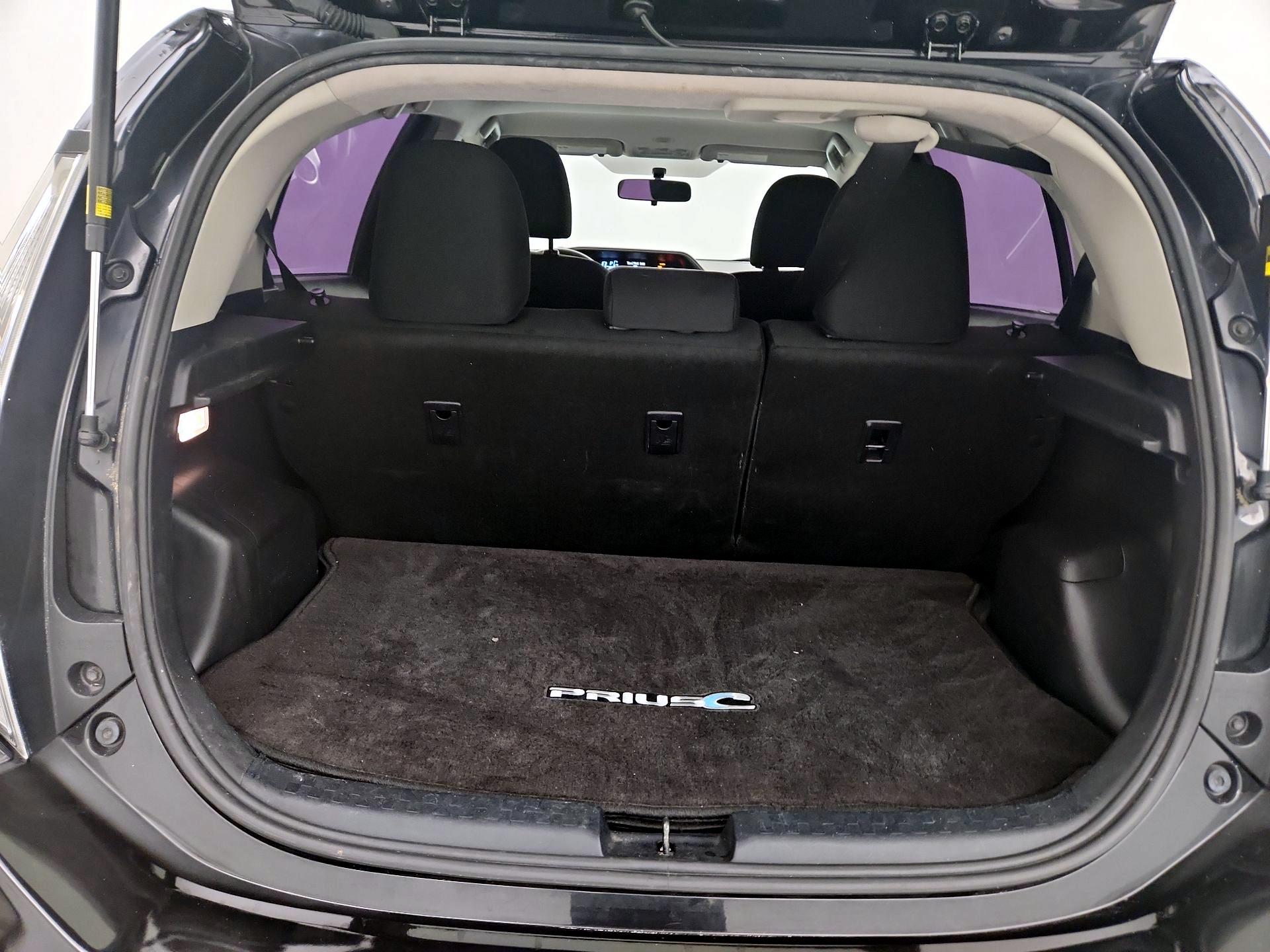 Thumbnail: 2016 Toyota Prius c - 19