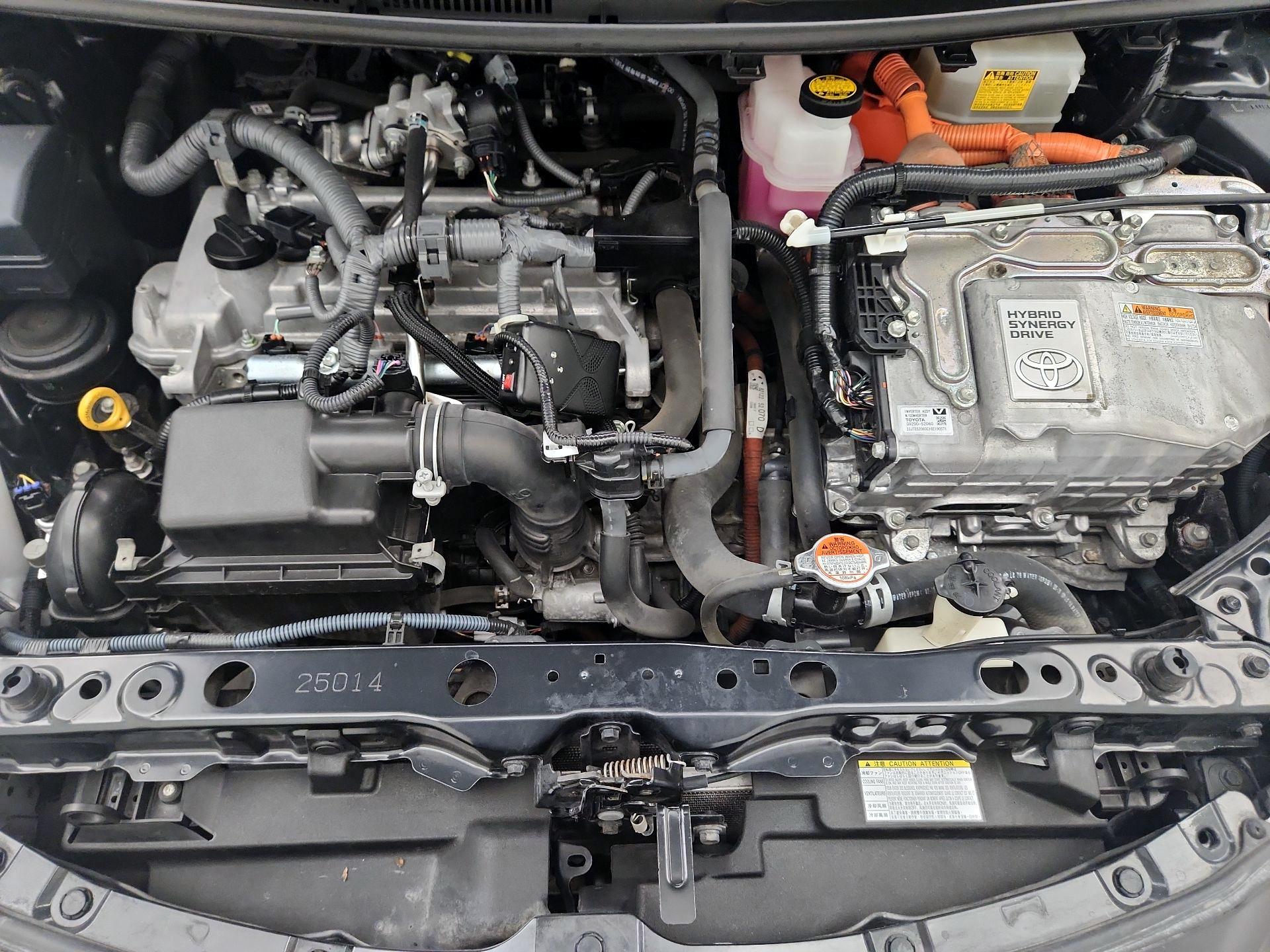 Thumbnail: 2016 Toyota Prius c - 20