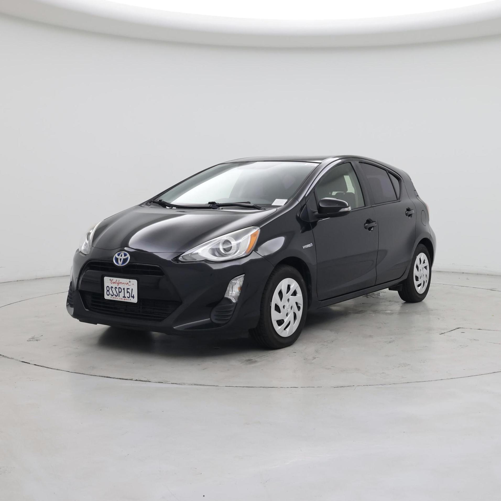 Thumbnail: 2016 Toyota Prius c - 4