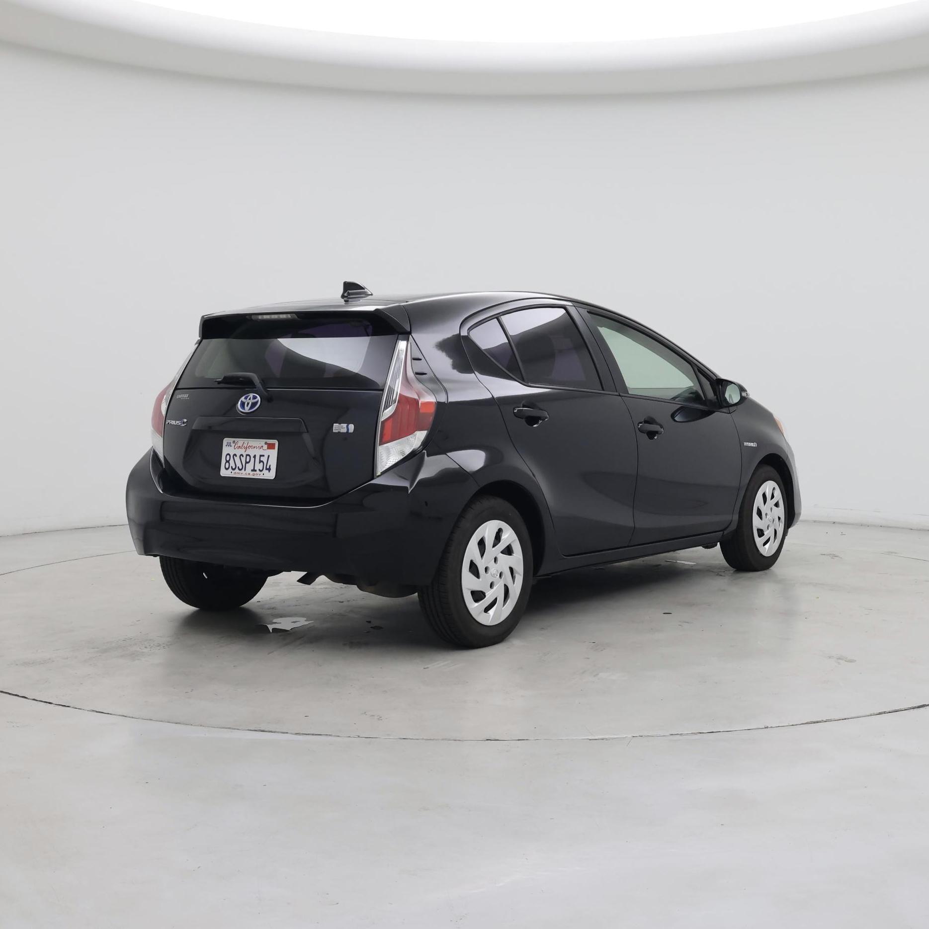 Thumbnail: 2016 Toyota Prius c - 8