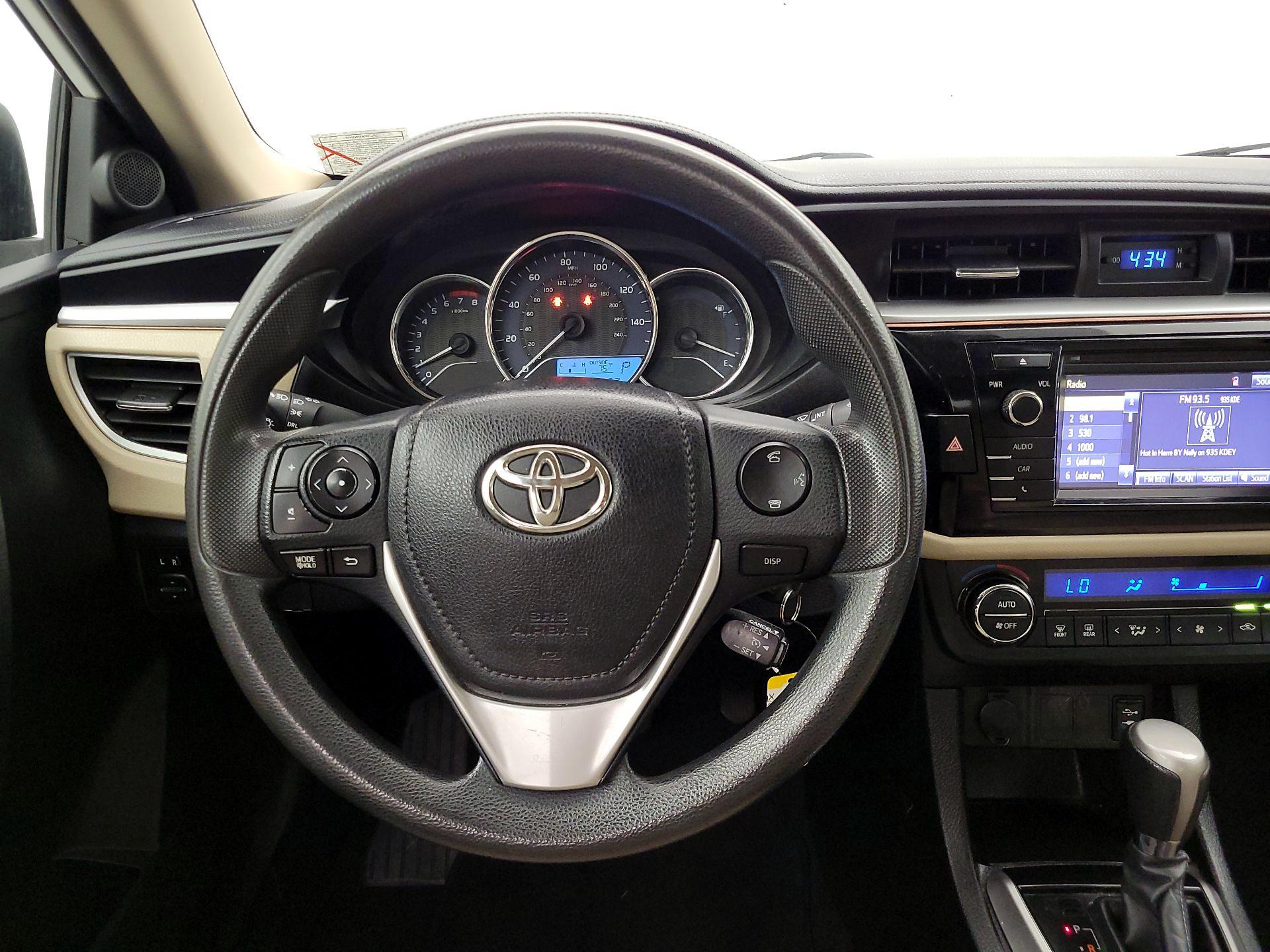 Thumbnail: 2015 Toyota Corolla - 10