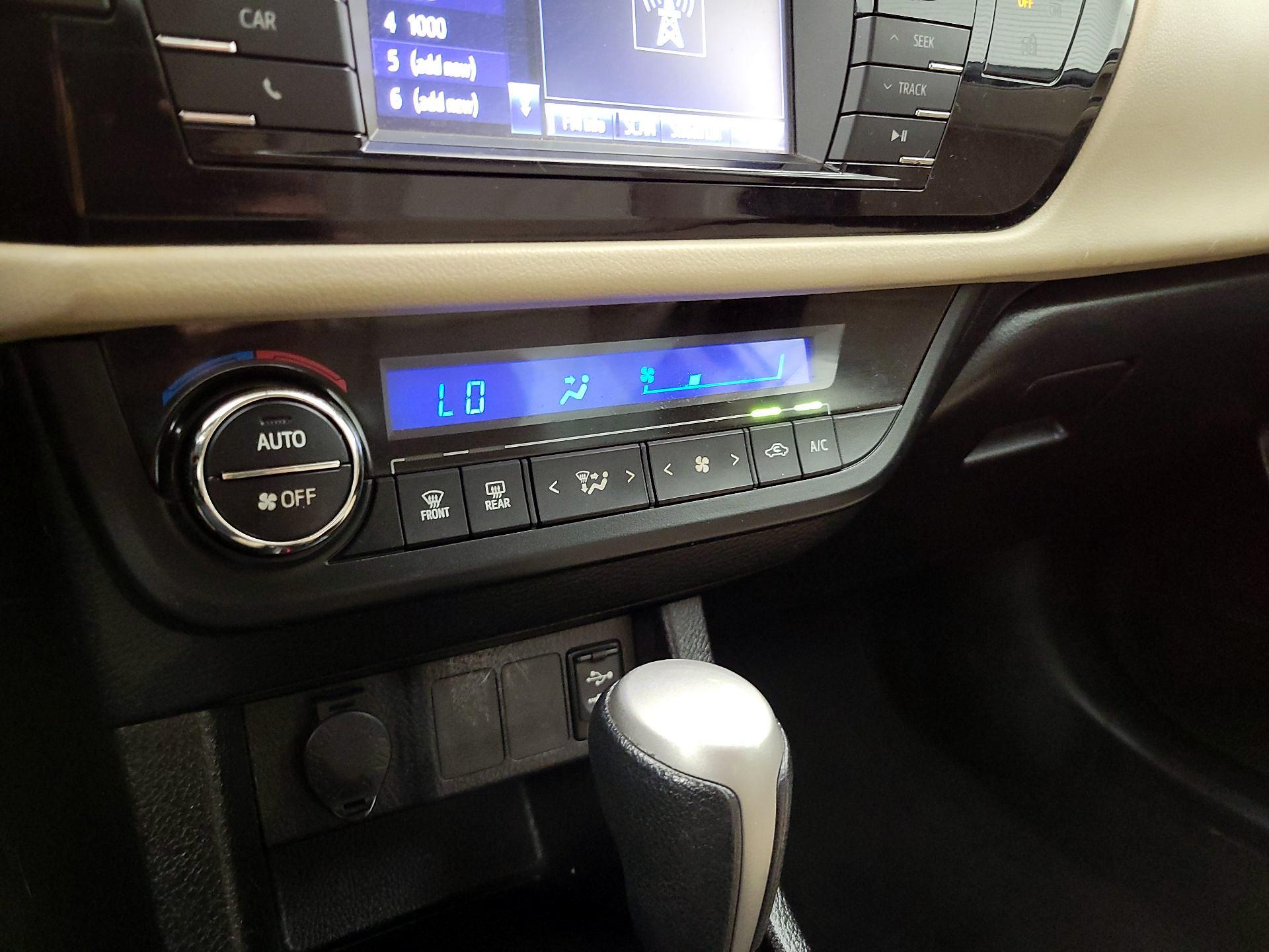Thumbnail: 2015 Toyota Corolla - 16