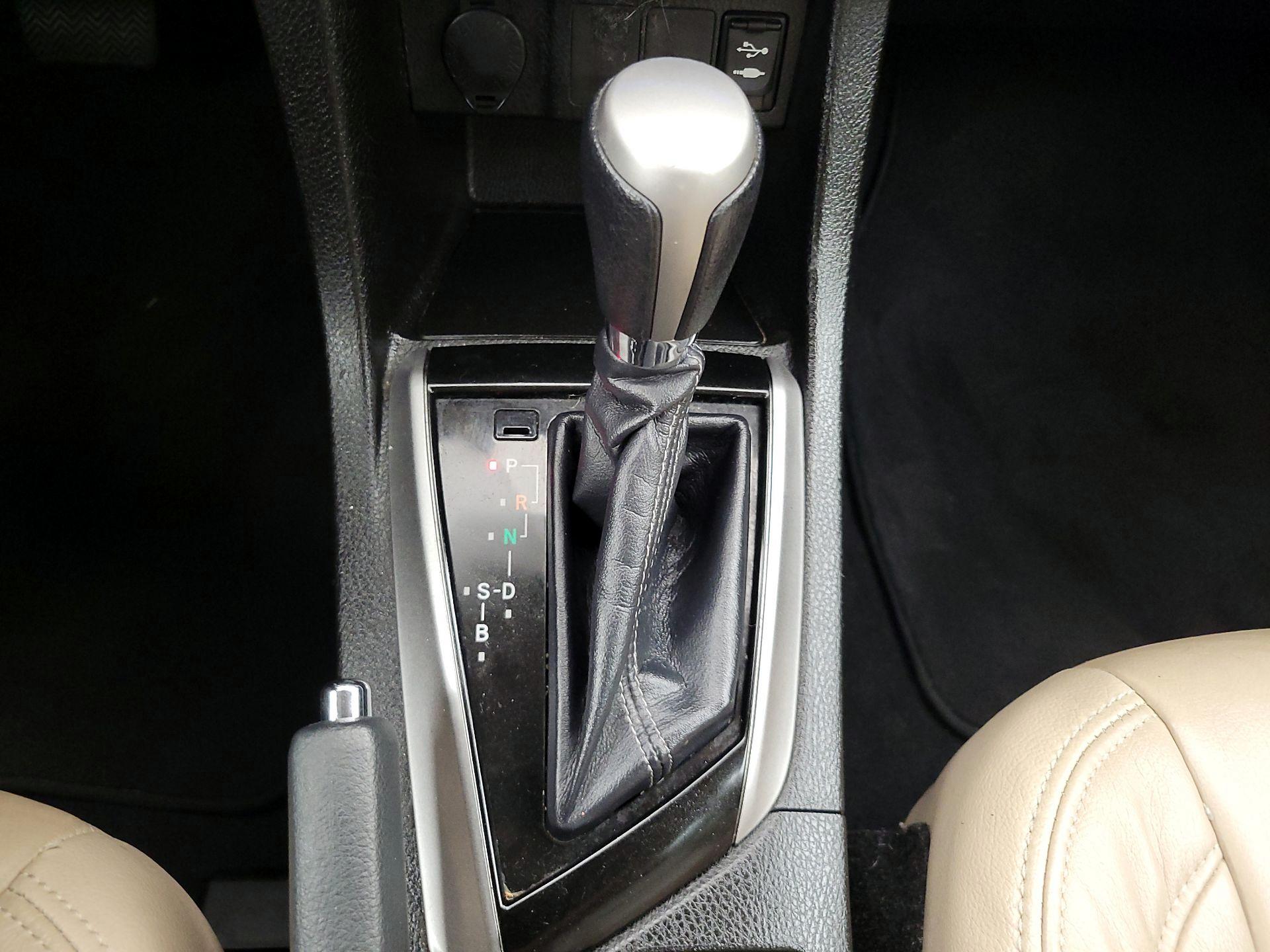 Thumbnail: 2015 Toyota Corolla - 17