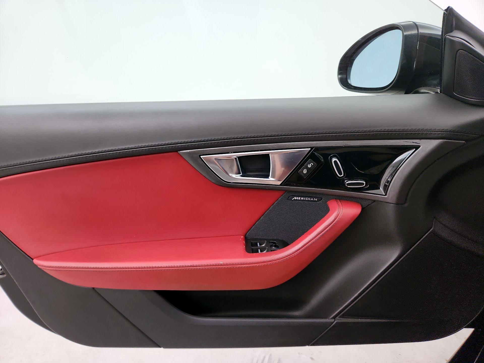 Thumbnail: 2015 Jaguar F-Type - 12