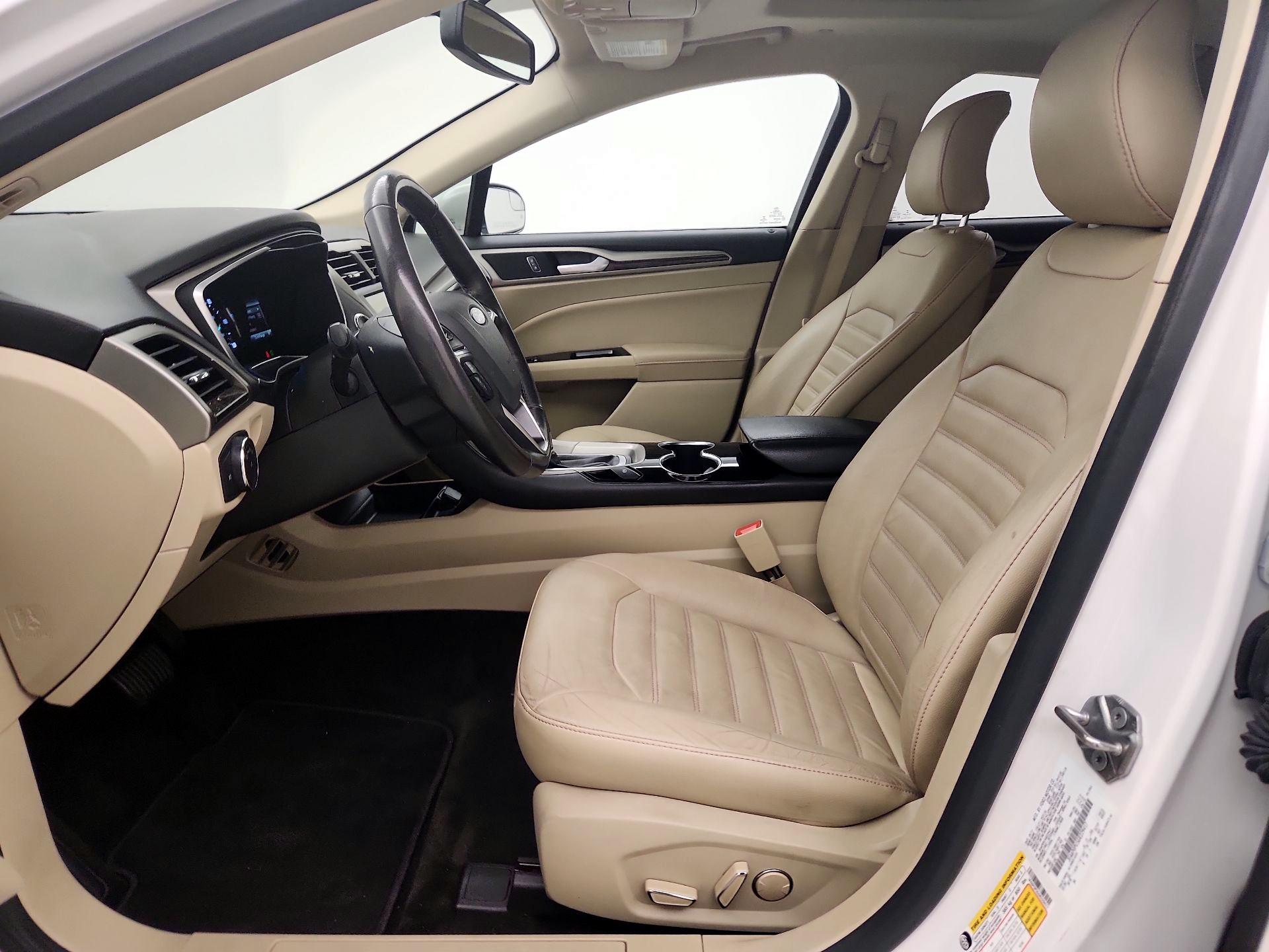 Thumbnail: 2016 Ford Fusion - 11