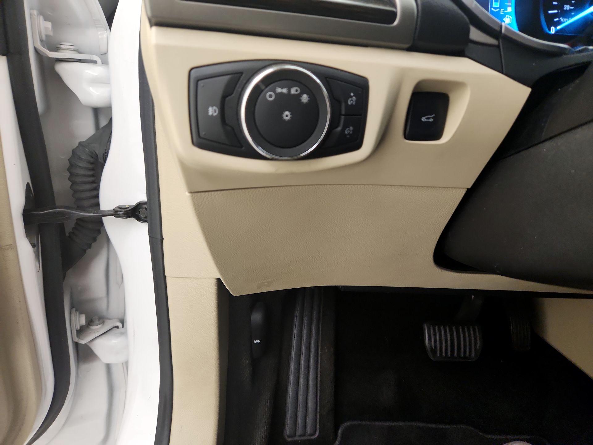Thumbnail: 2016 Ford Fusion - 13