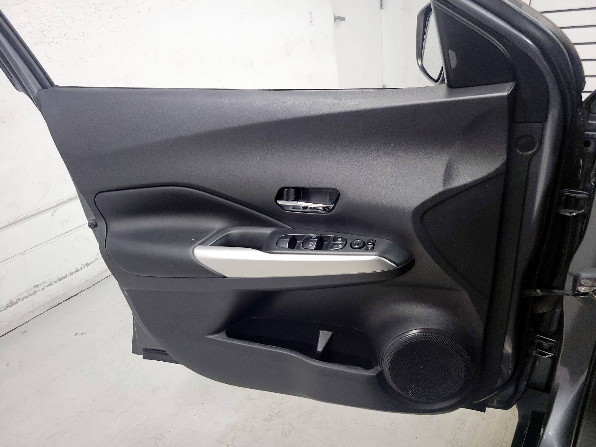 Thumbnail: 2019 Nissan Kicks - 12