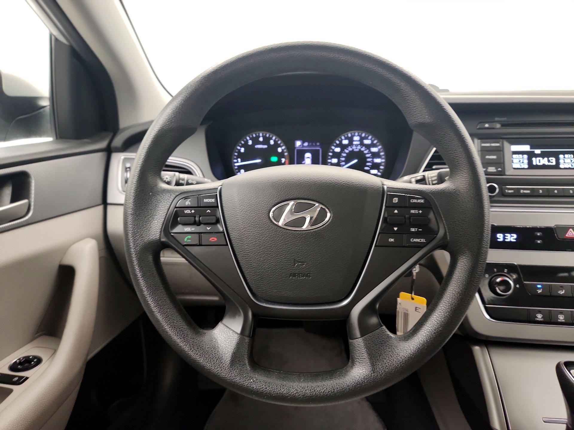 Thumbnail: 2017 Hyundai Sonata - 10