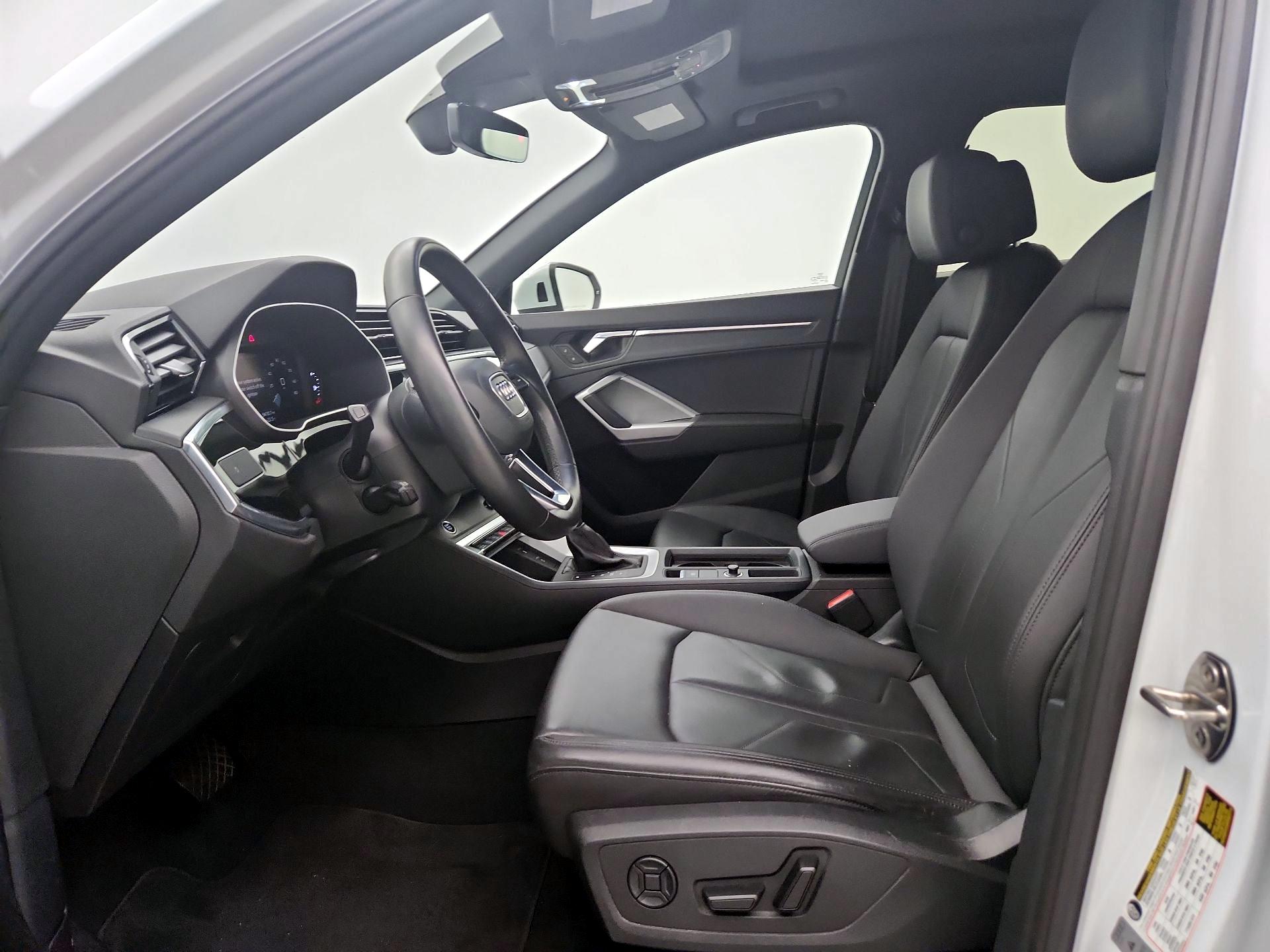 Thumbnail: 2022 Audi Q3 - 11