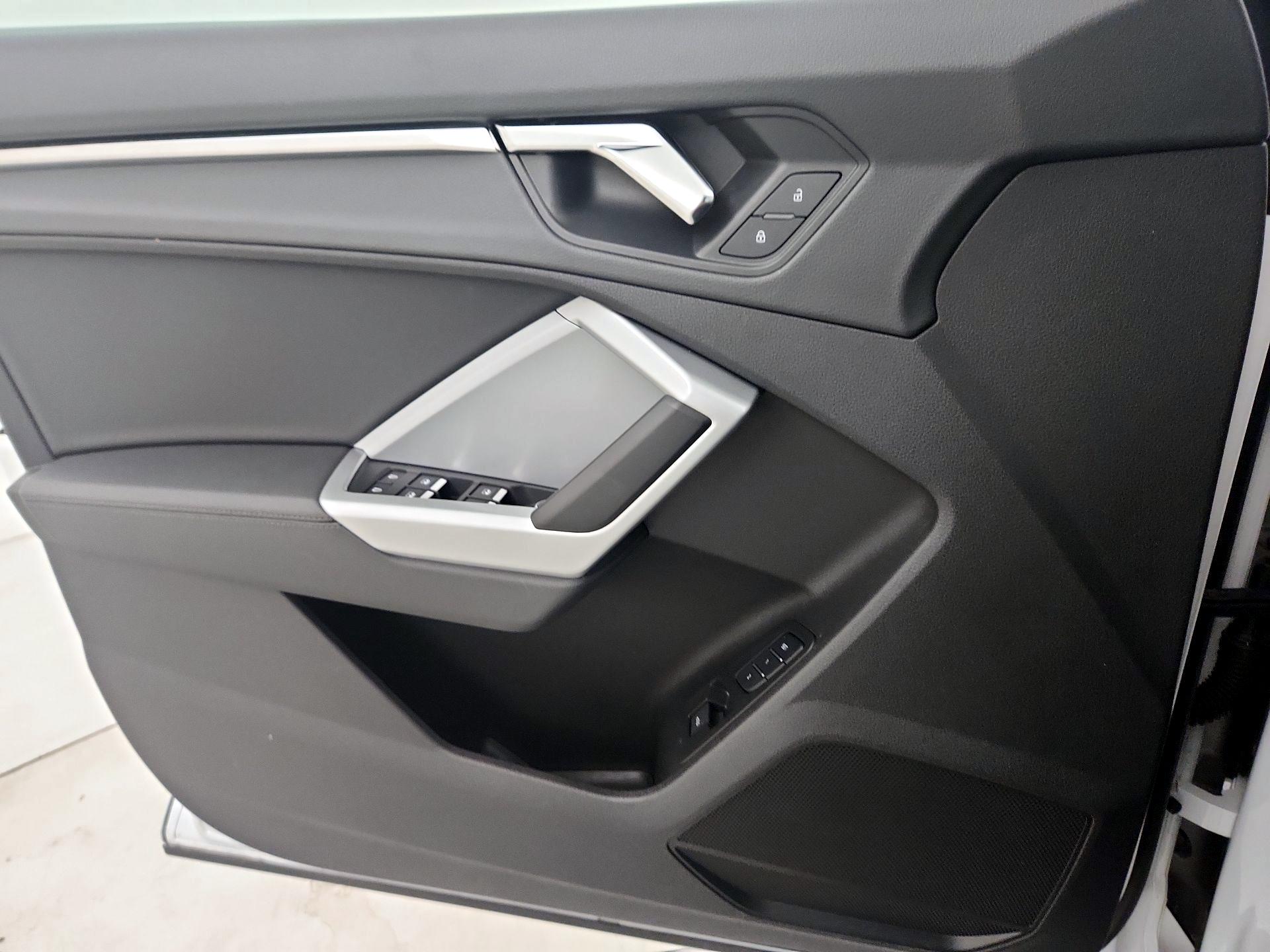 Thumbnail: 2022 Audi Q3 - 12