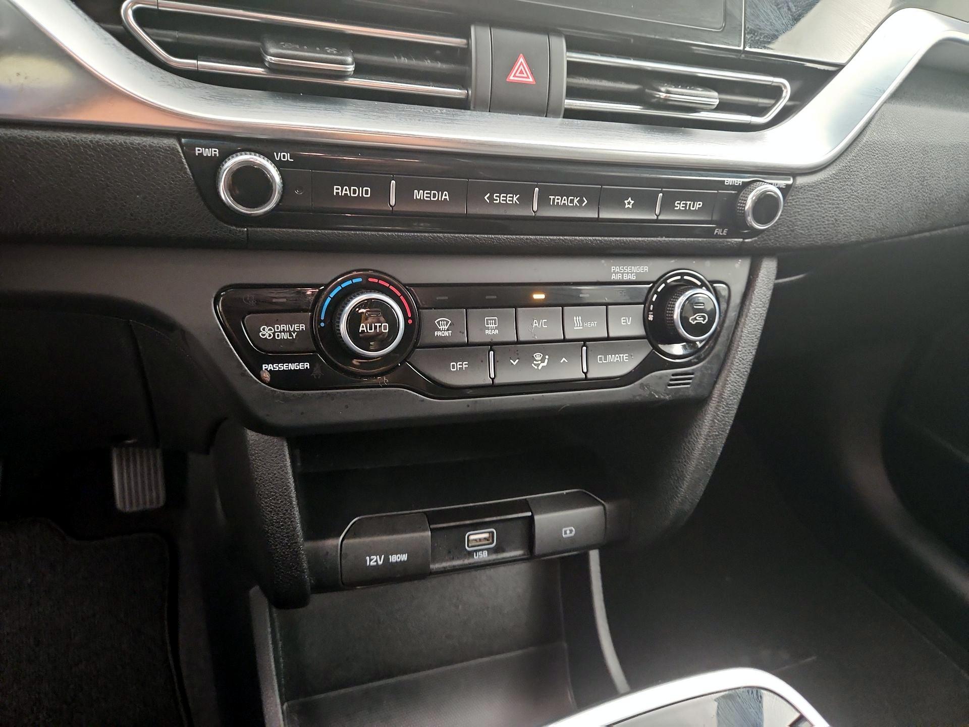 Thumbnail: 2020 Kia Niro - 16