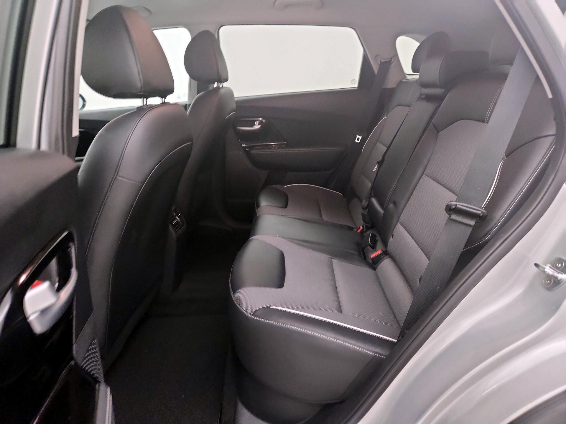 Thumbnail: 2020 Kia Niro - 19