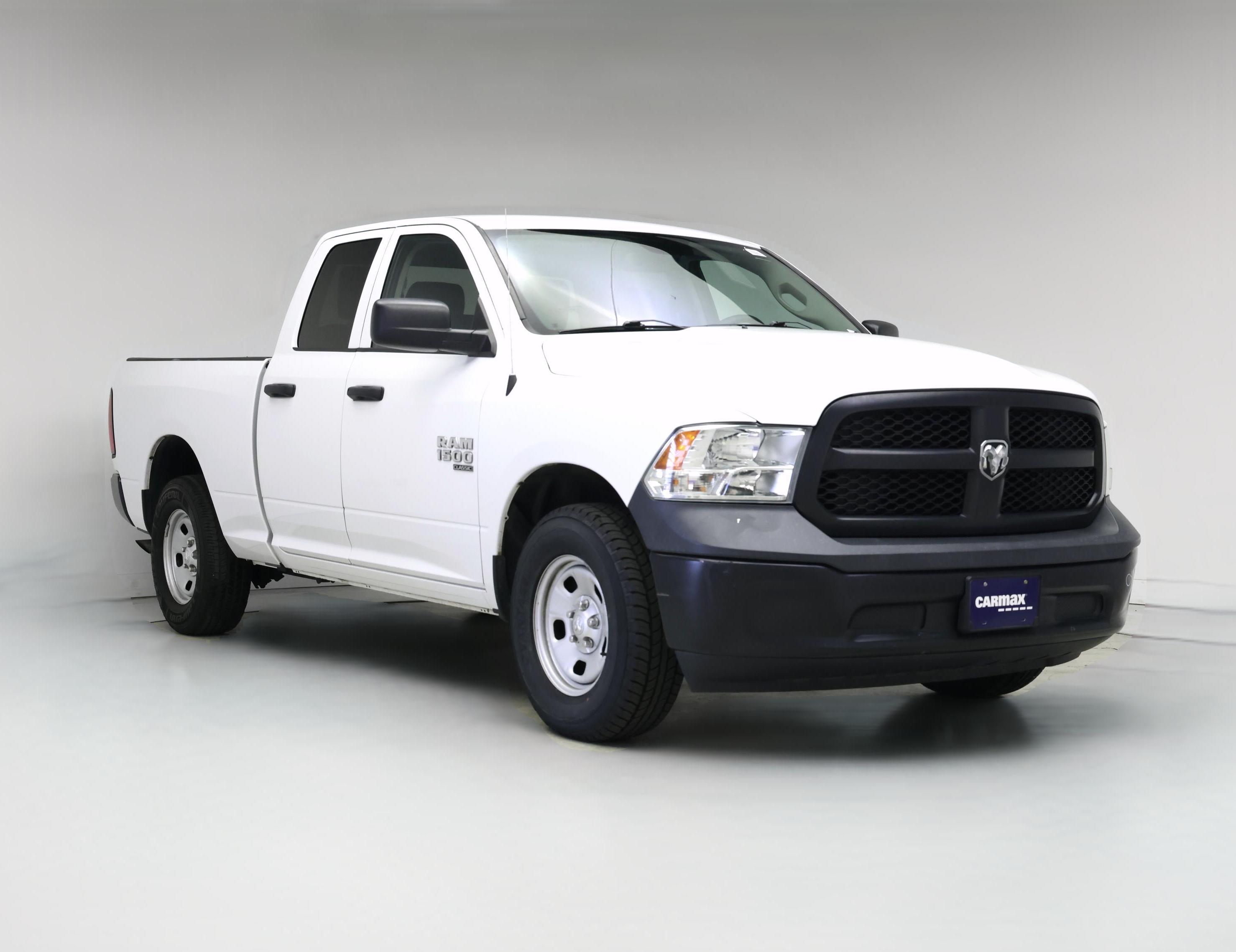 Thumbnail: 2019 RAM 1500 Classic - 1