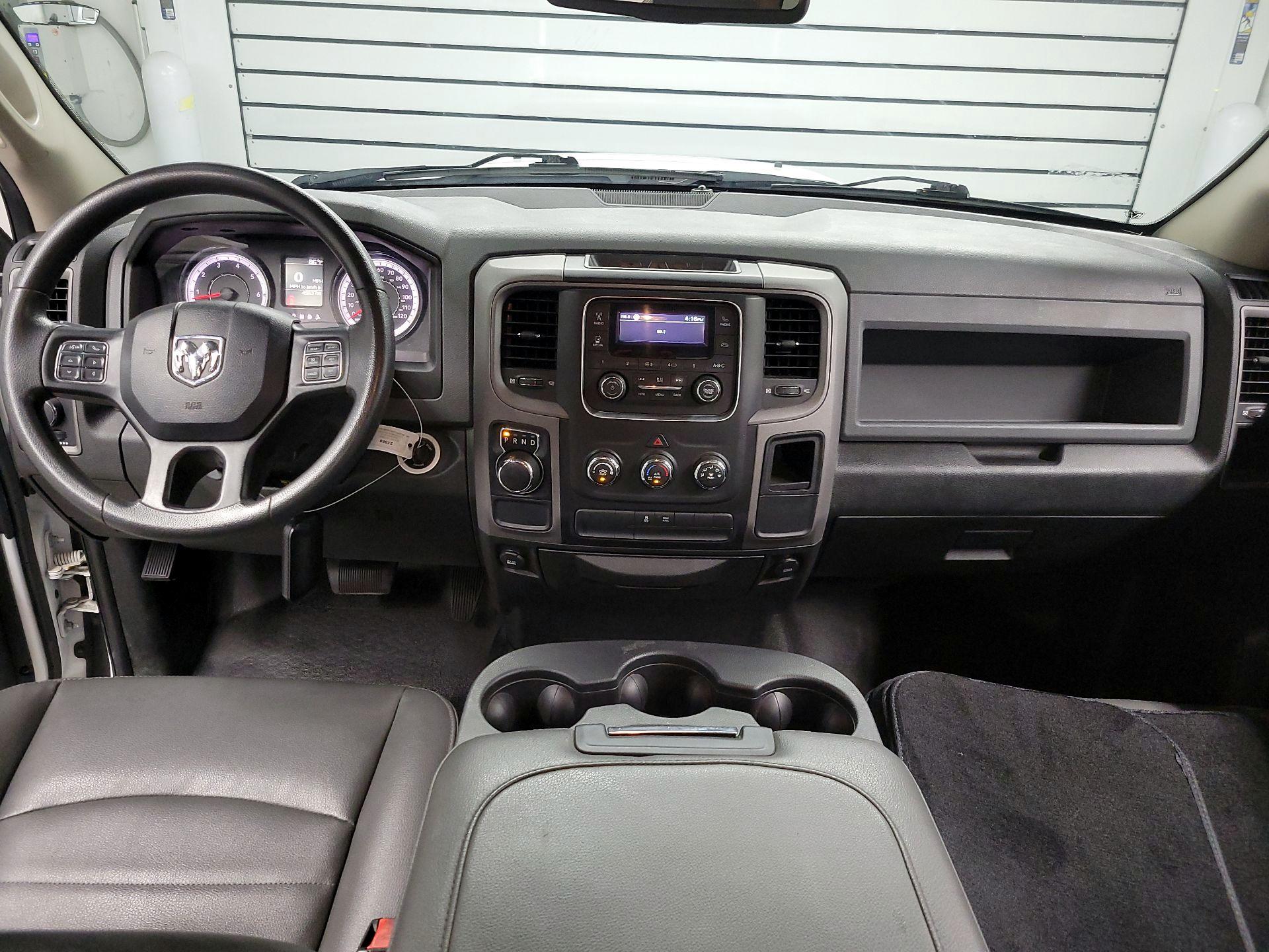 Thumbnail: 2019 RAM 1500 Classic - 9