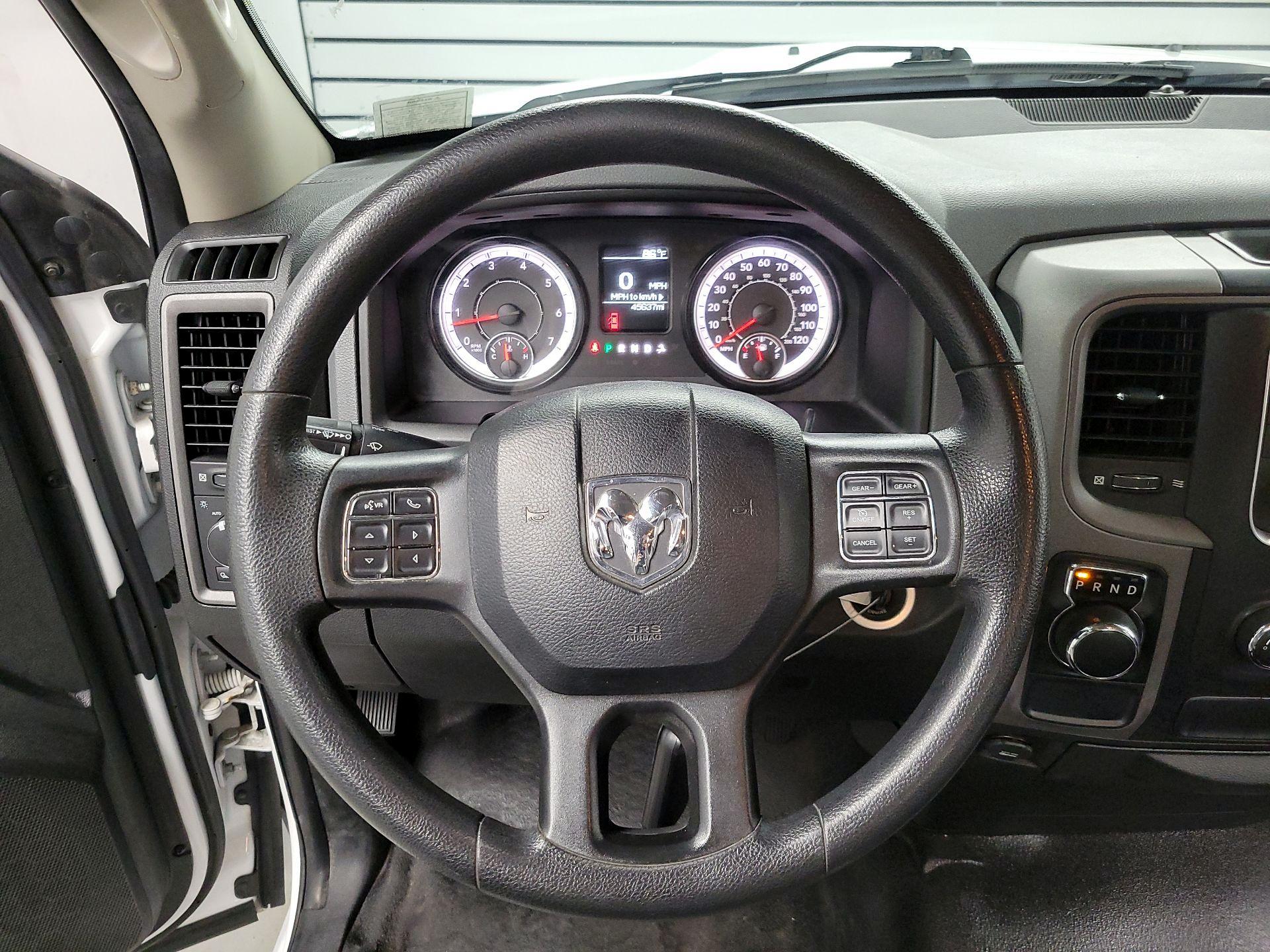 Thumbnail: 2019 RAM 1500 Classic - 10