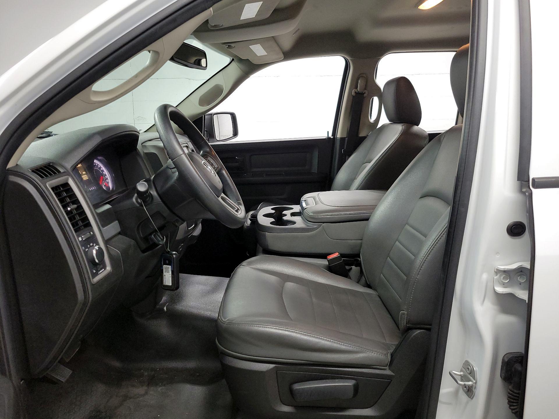 Thumbnail: 2019 RAM 1500 Classic - 11
