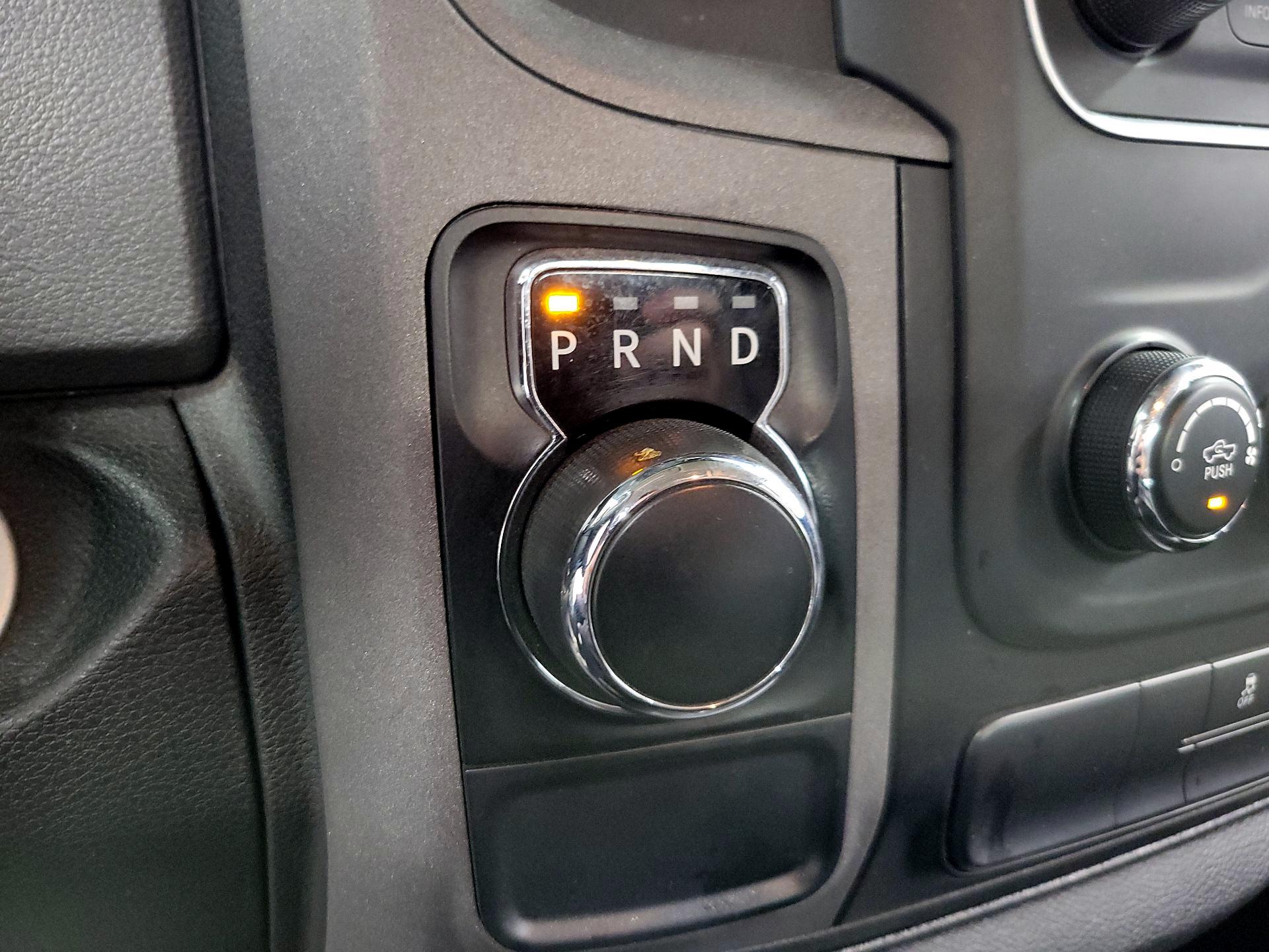 Thumbnail: 2019 RAM 1500 Classic - 17