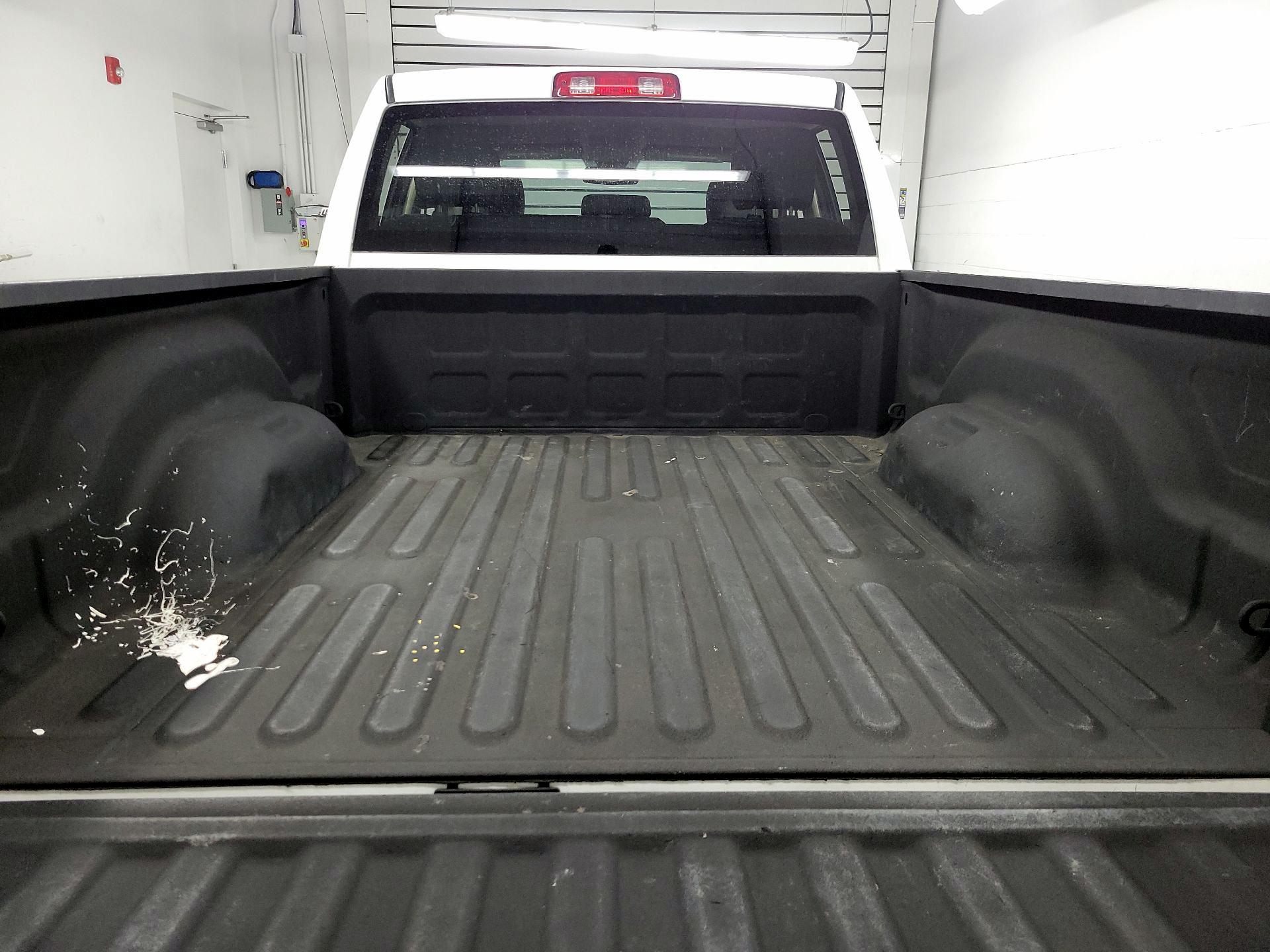 Thumbnail: 2019 RAM 1500 Classic - 19