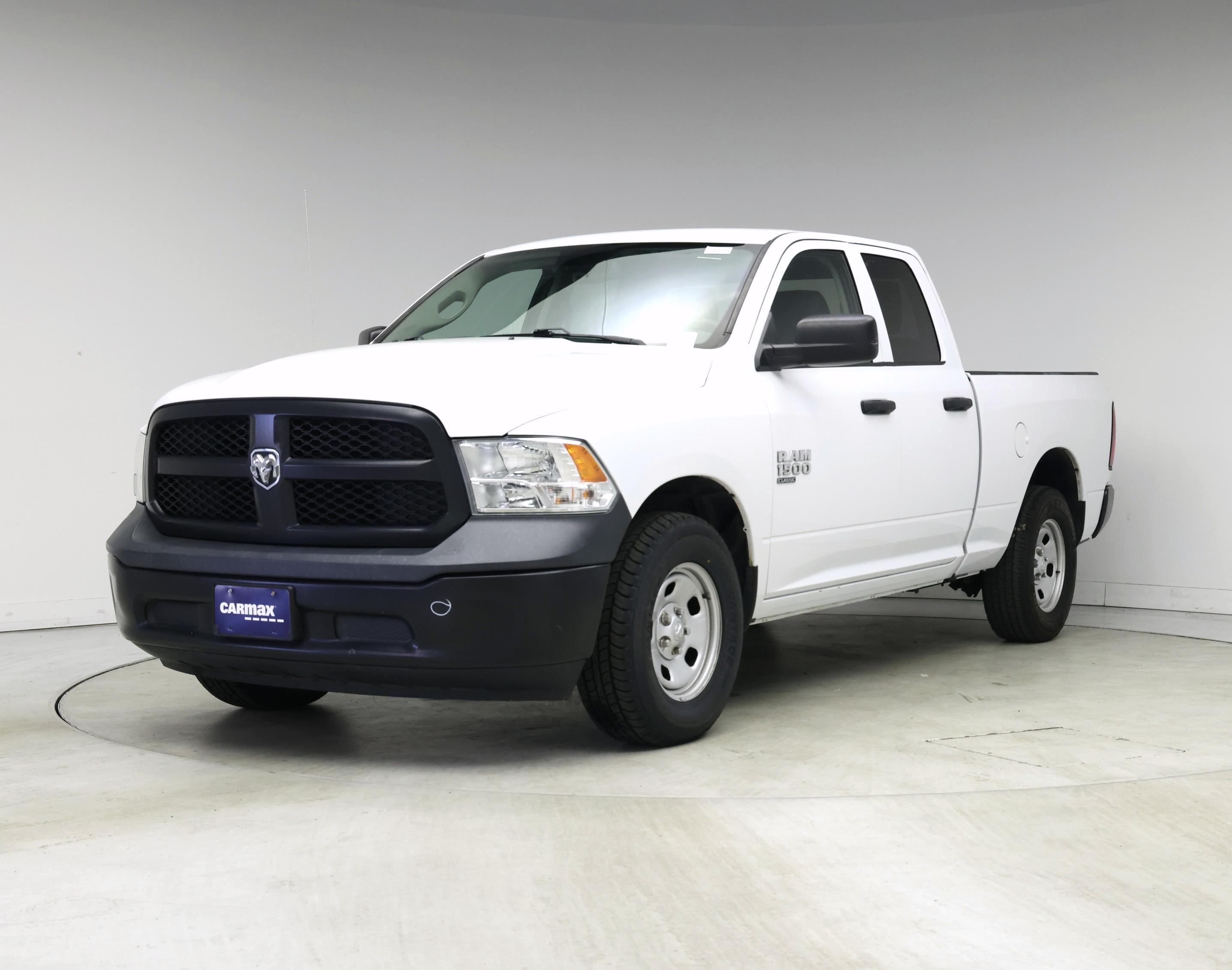 Thumbnail: 2019 RAM 1500 Classic - 4