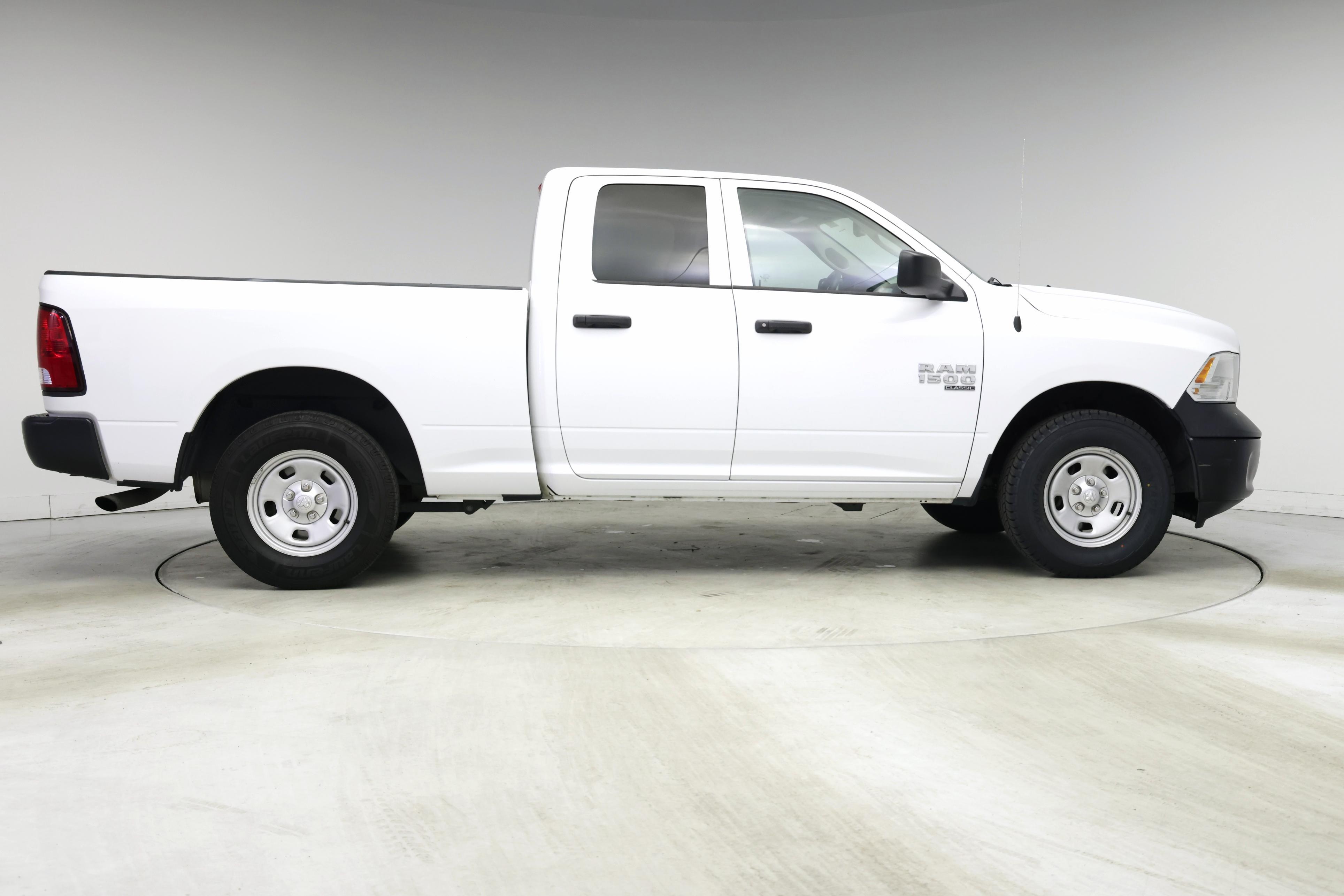 Thumbnail: 2019 RAM 1500 Classic - 7